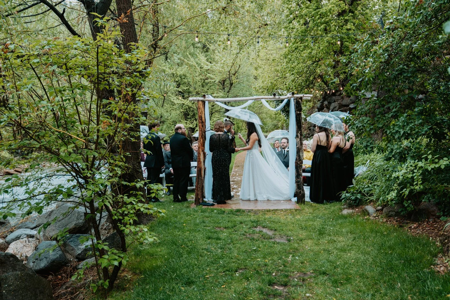 Erin&EricSneakPeeks-16.jpg