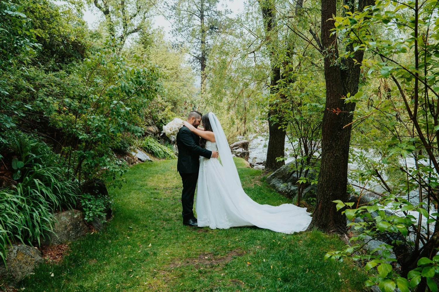 Erin&EricSneakPeeks-30.jpg