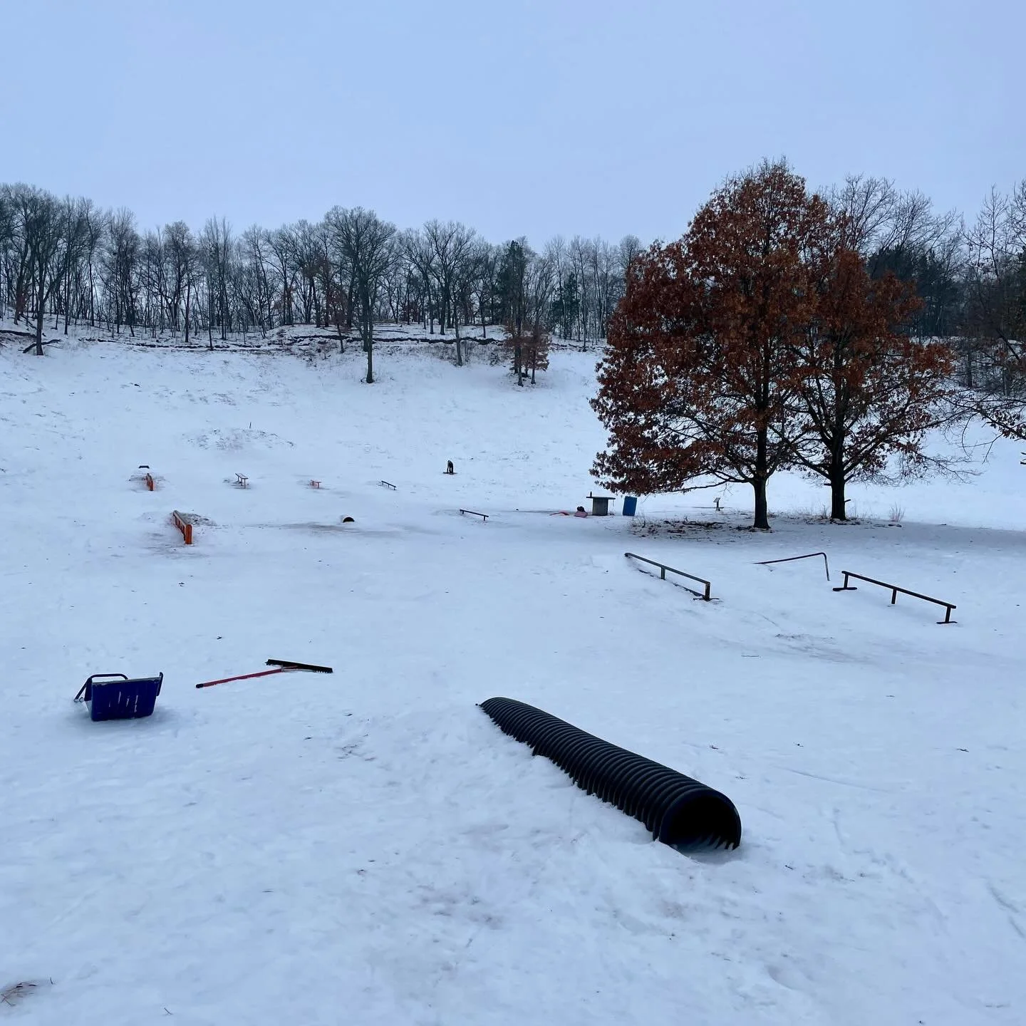 Hope everyone has been enjoying the holiday weekend! Here&rsquo;s a look at current conditions at the park. Winter condition updates can also be found on the home page of our website pinehurstpark.org. 

Pinehurst still has good snow coverage, but it