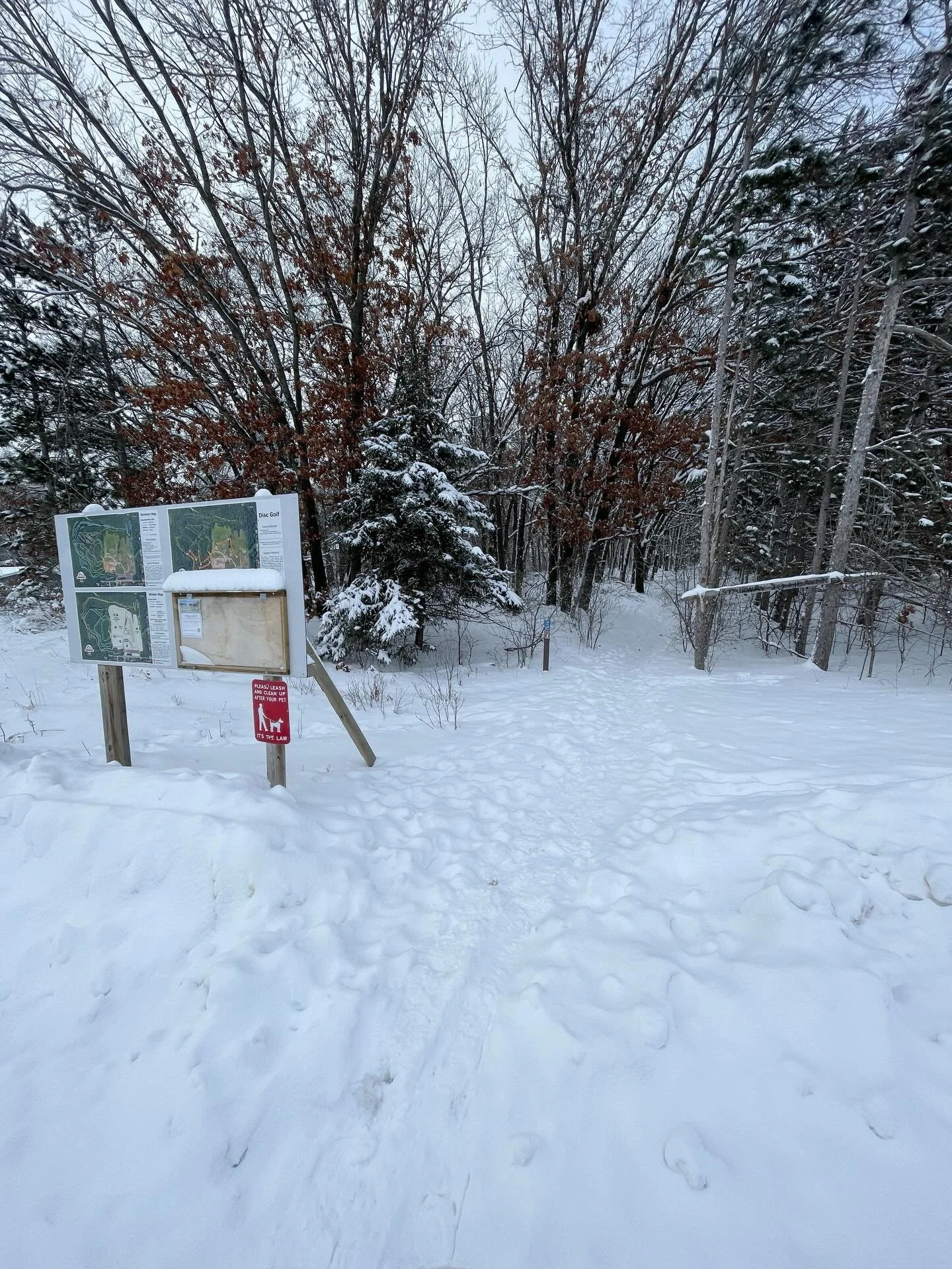 1/1/2026 Happy New Year! 🎊 

Took a walk and packed down the snowshoe trails today&hellip; should be a little easier to find the trails now. You can jump on the Stairway to Heaven trail right out of the parking lot to find some of this snowy goodnes