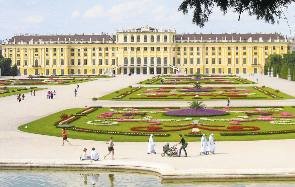 Imperial Palace Vienna.jpg