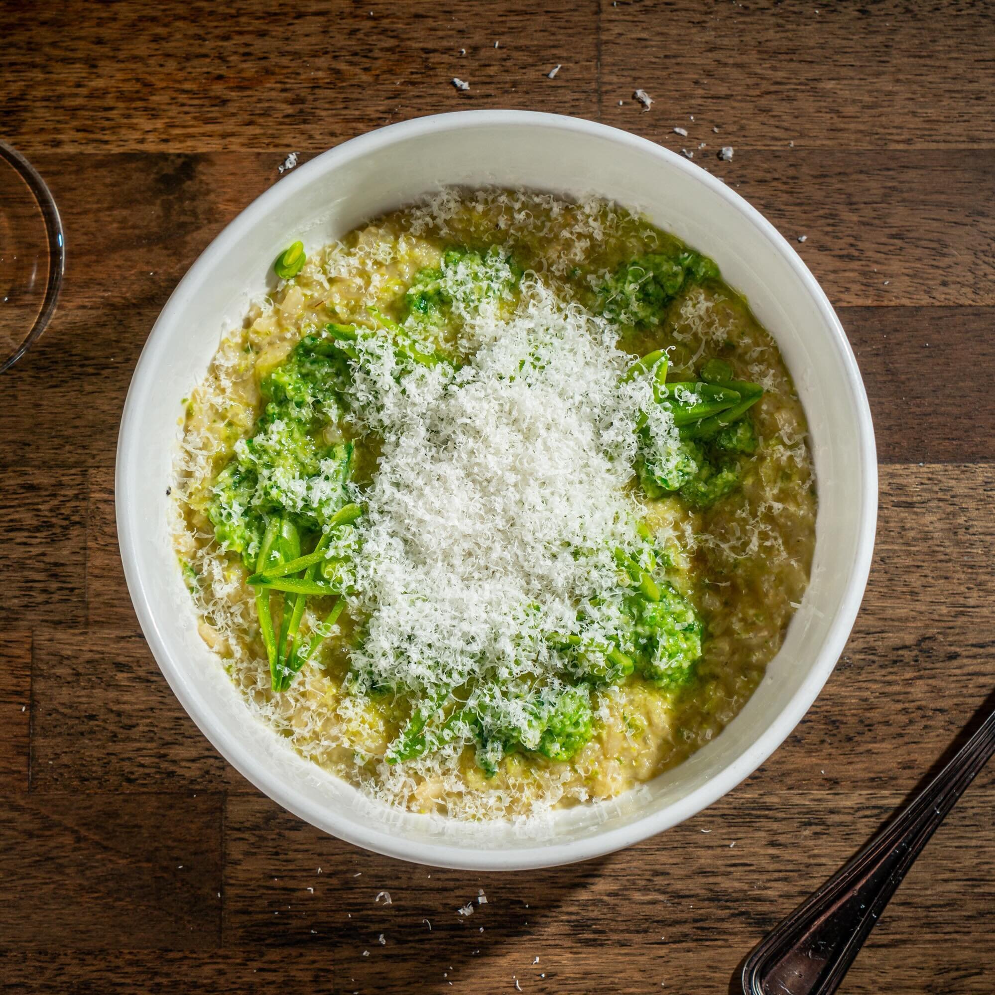 Spring is in full bloom at Virginia&rsquo;s 💐 Welcome the latest addition to our menu, a Spring Pea risotto with parmesan and mint! 🫛✨🍽️ #virginiasnyc 

📸: @noahfecksisawesome