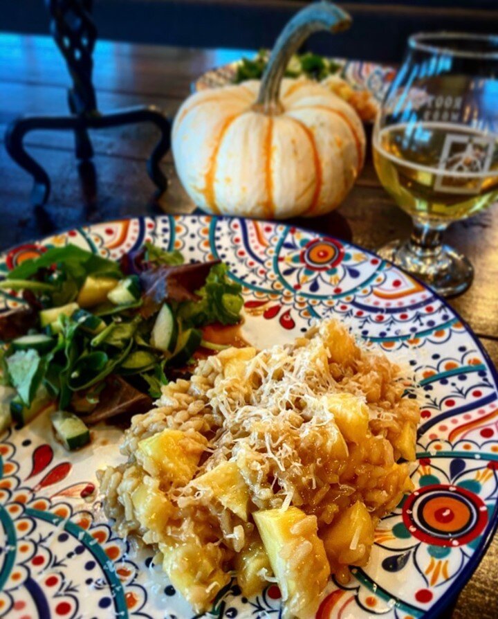 Just in time for fall, we're back with Rootwood Reports!⁠
⁠
This time we tackled a Golden Delicious Risotto...interesting combo, right? We were pretty delighted by how wonderfully this pairing came together. And only half a cup of cider required leav