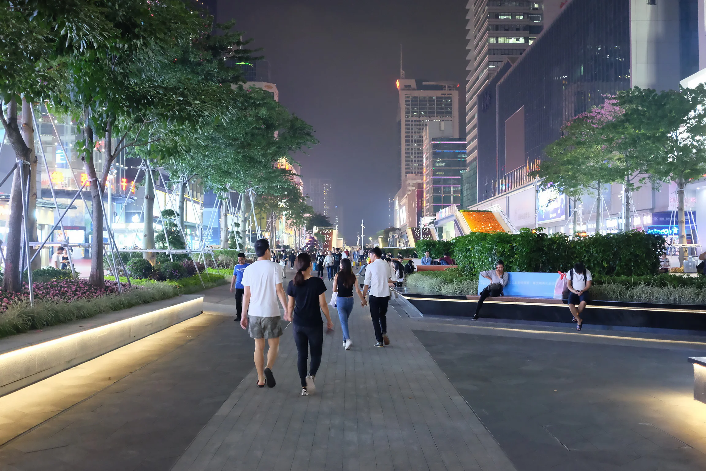 pedestrianised streets in futian