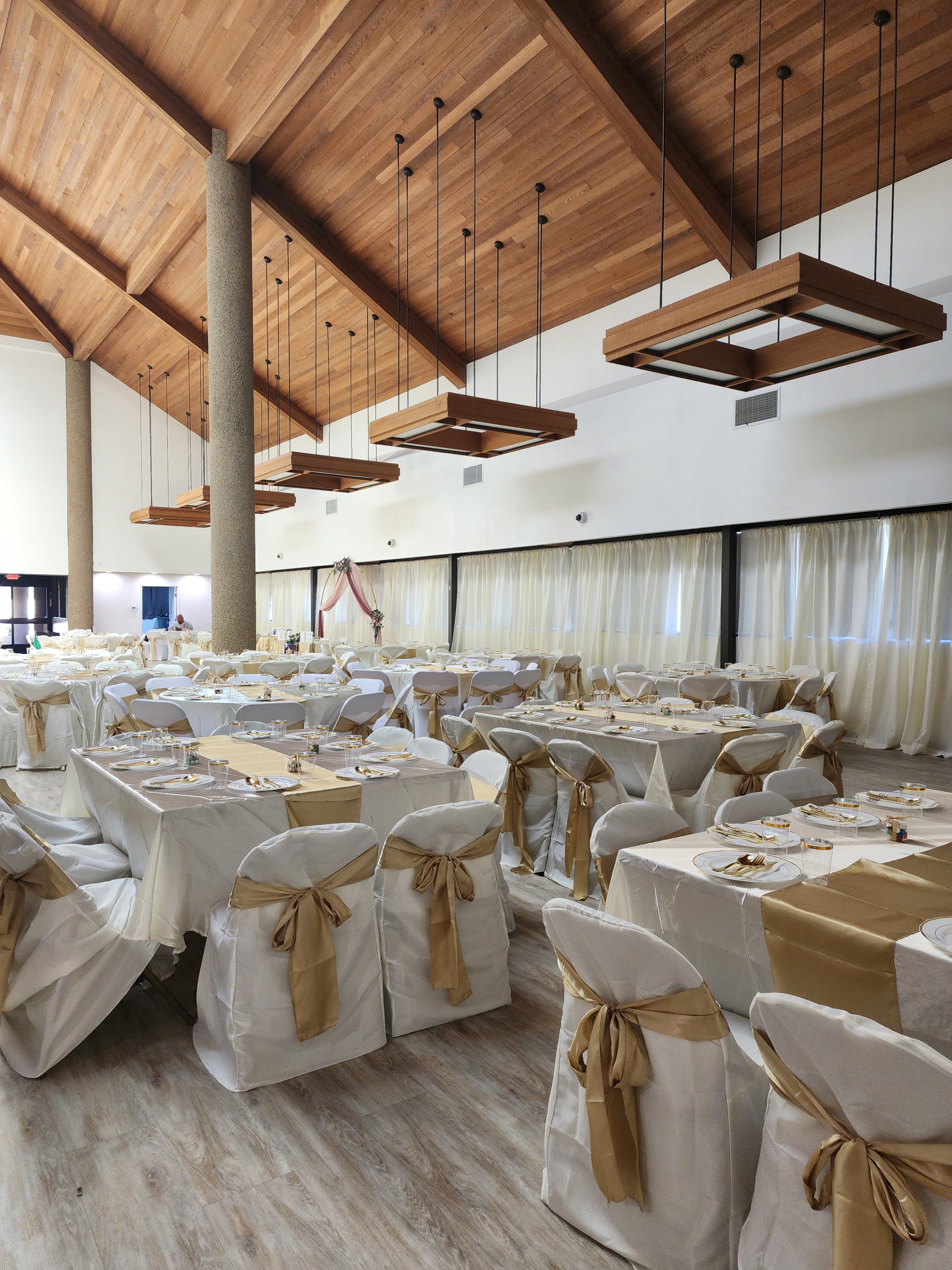 affordable banquet hall quinceanera.jpg