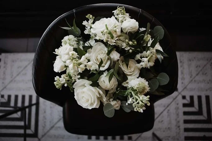 The details... sometimes that's where the magic is. ✨

#weddingphotography #coloradophotographer #coweddingphotographer #castlerock #castlerockwedding #golfcourse #golfislife #weddingband #weddingflow #flatlay #rings #flowers #boquet #blackandwhitewe