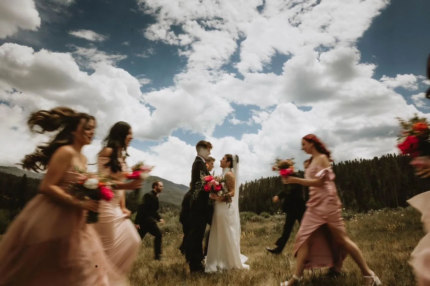 I'm obsessed with mountain weddings - i don&rsquo;t charge travel fees. Let&rsquo;s chat! ⛰️

2nd shooting for Angela Amen