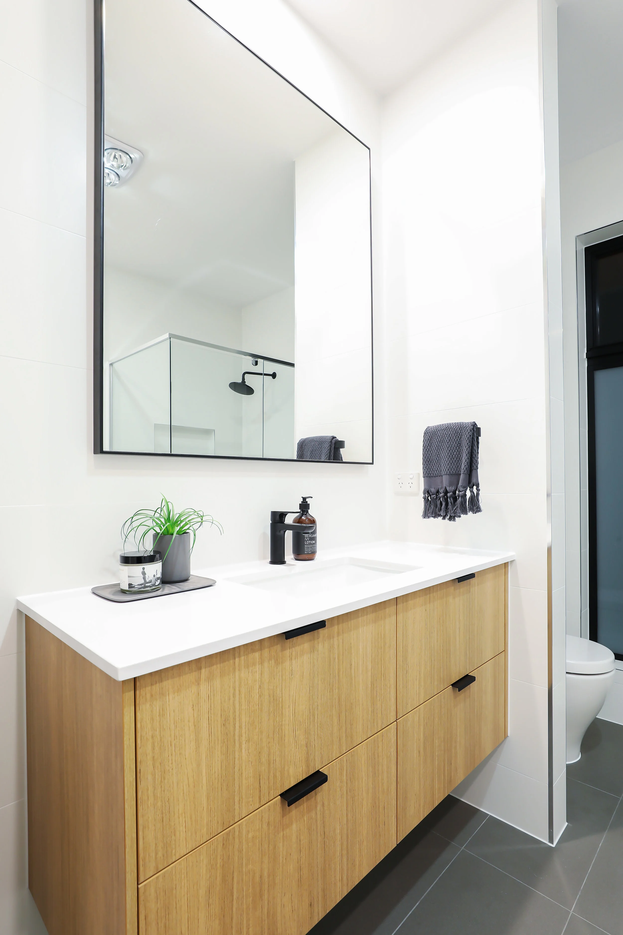 HRE - 29a Hobart Rd Henley Beach IMAGE-50.jpg
