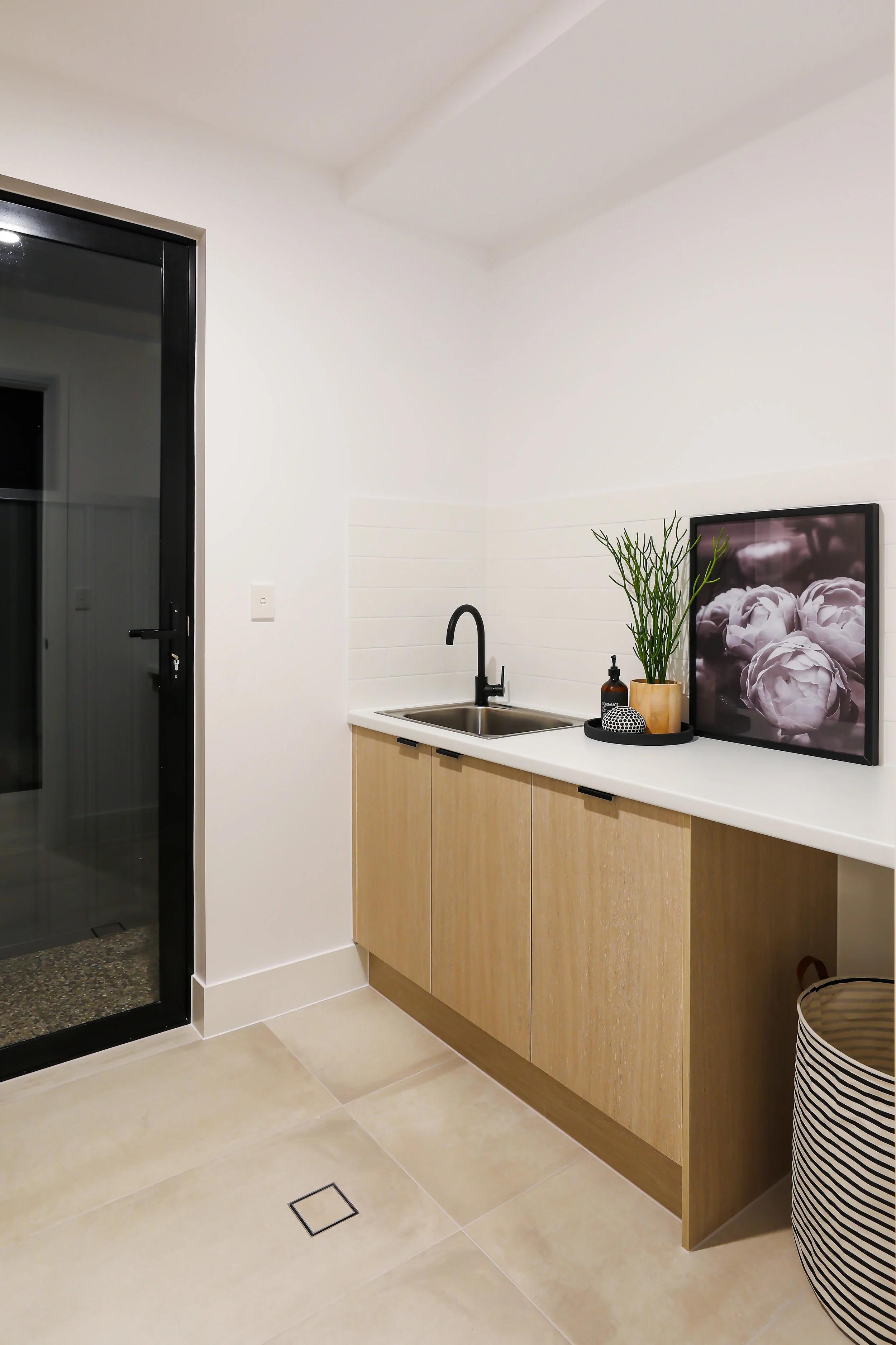 HRE - 29a Hobart Rd Henley Beach IMAGE-39.jpg