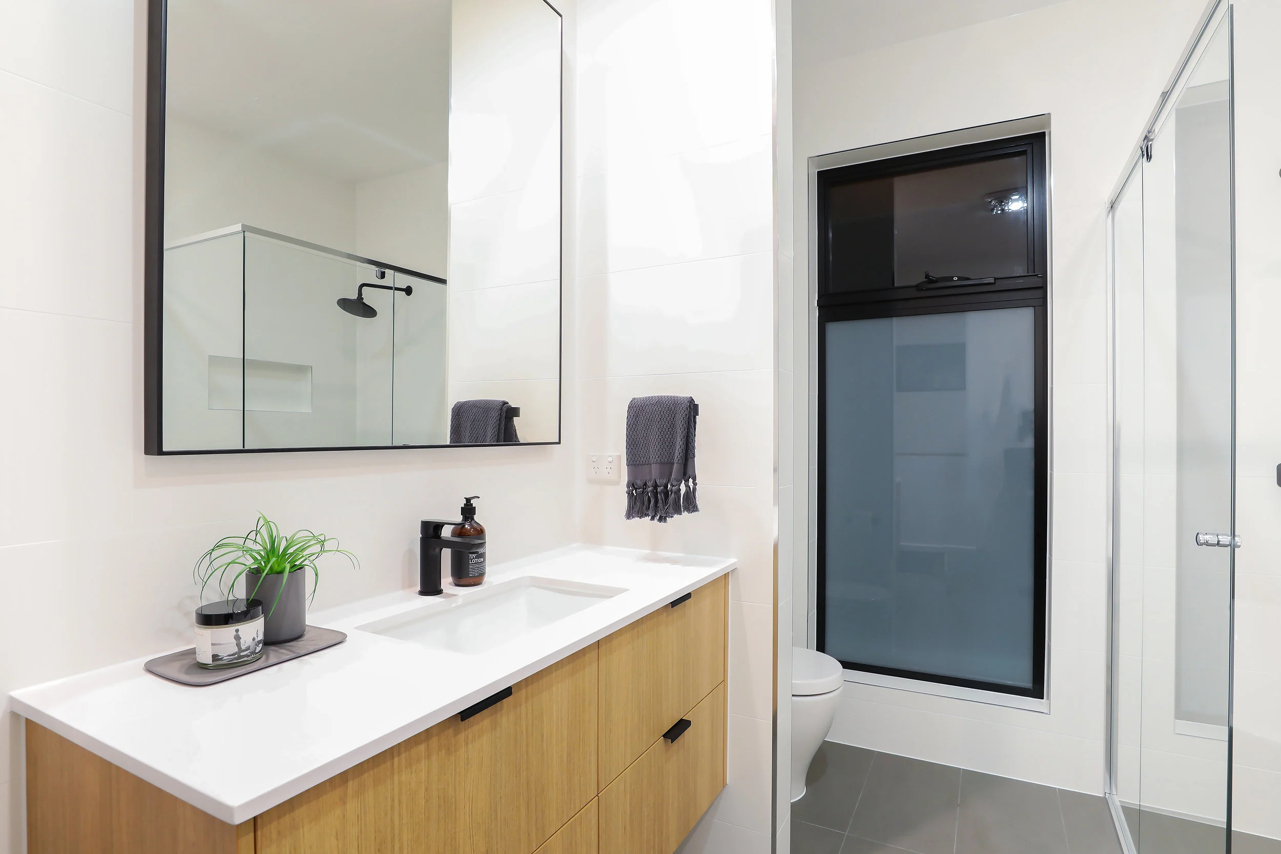 HRE - 29a Hobart Rd Henley Beach IMAGE-49.jpg