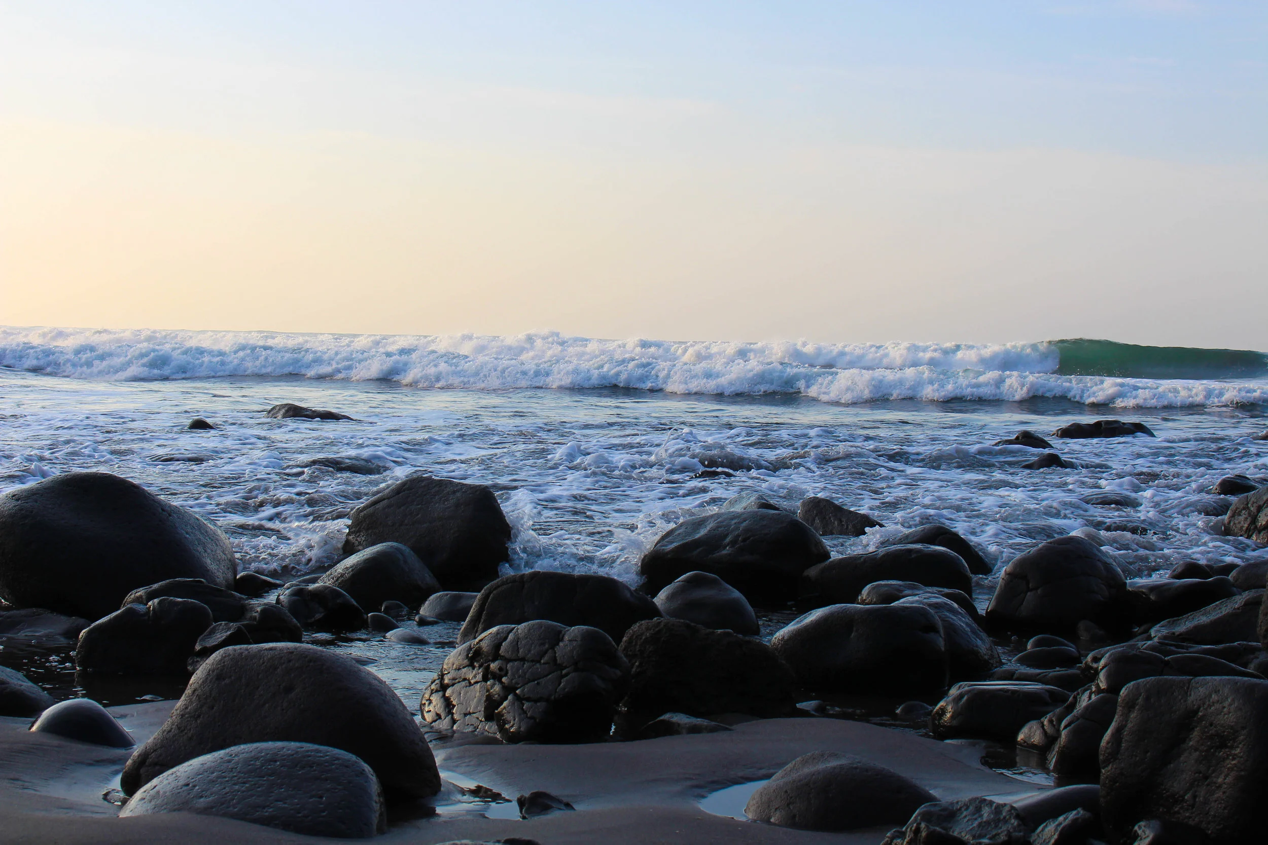 El tunco- water&rocks-NatalieNehlawi.jpg