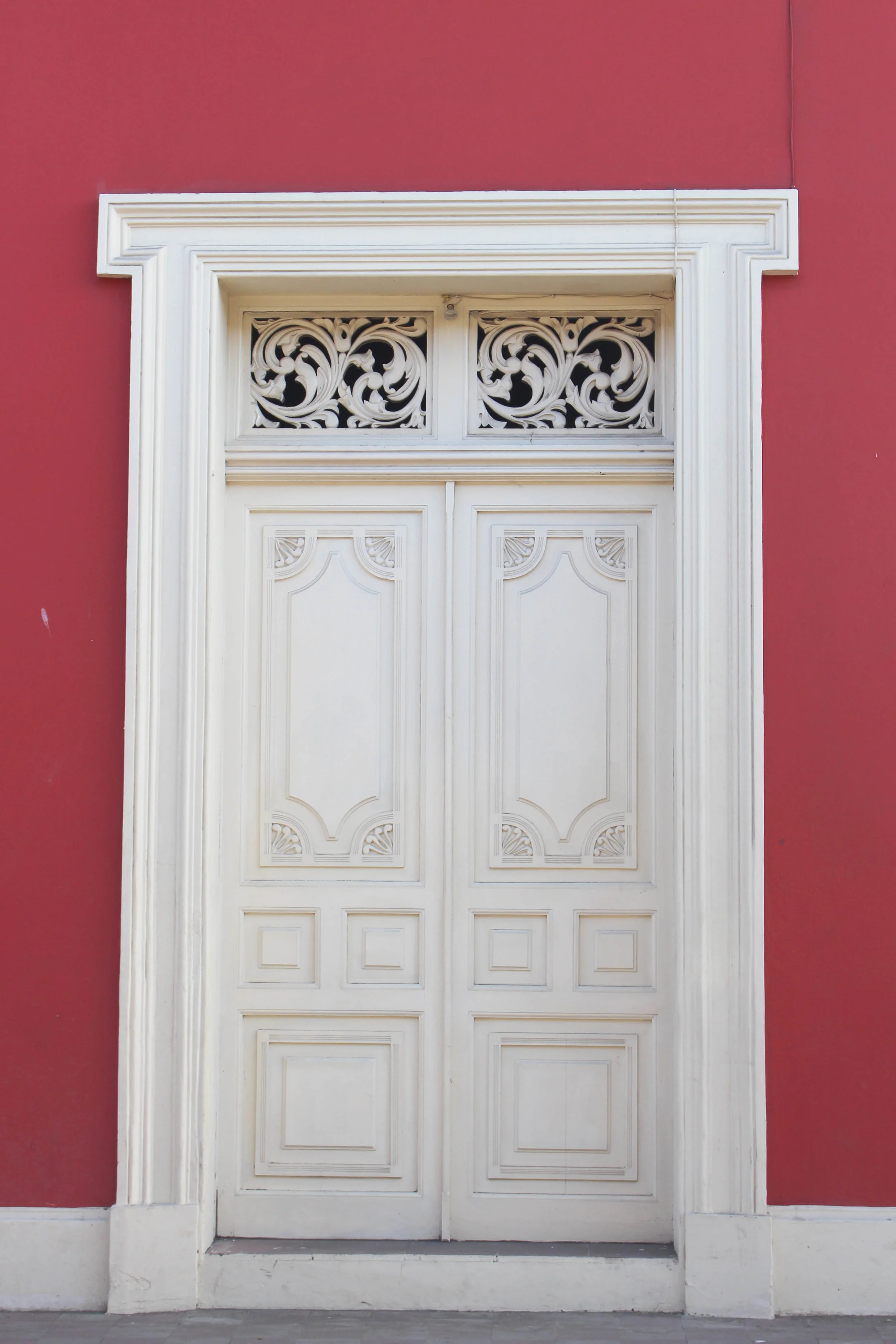 Granada- Door1-NatalieNehlawi.jpg