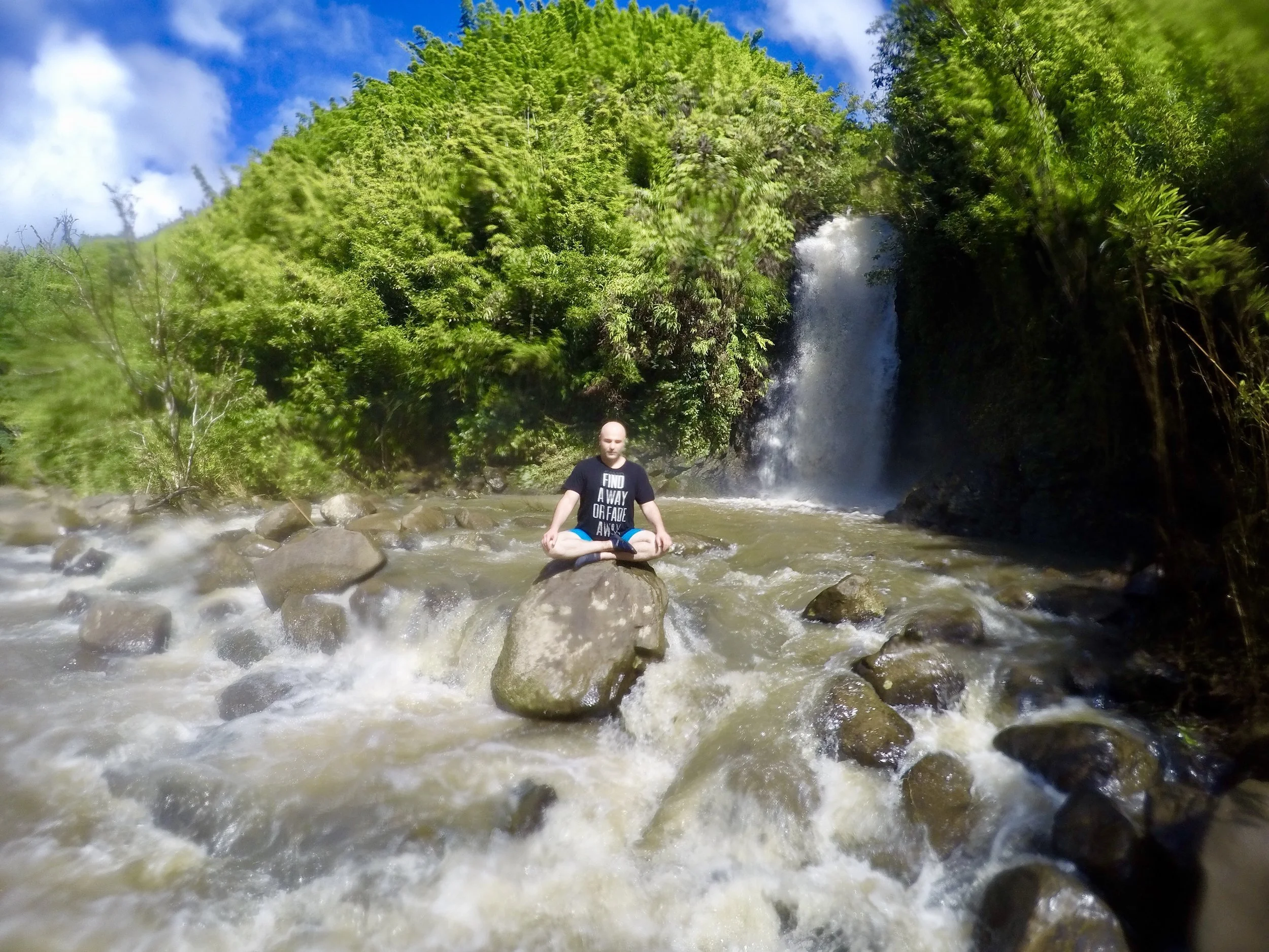 Doesn’t this look relaxing? Meditation is anti-stress.