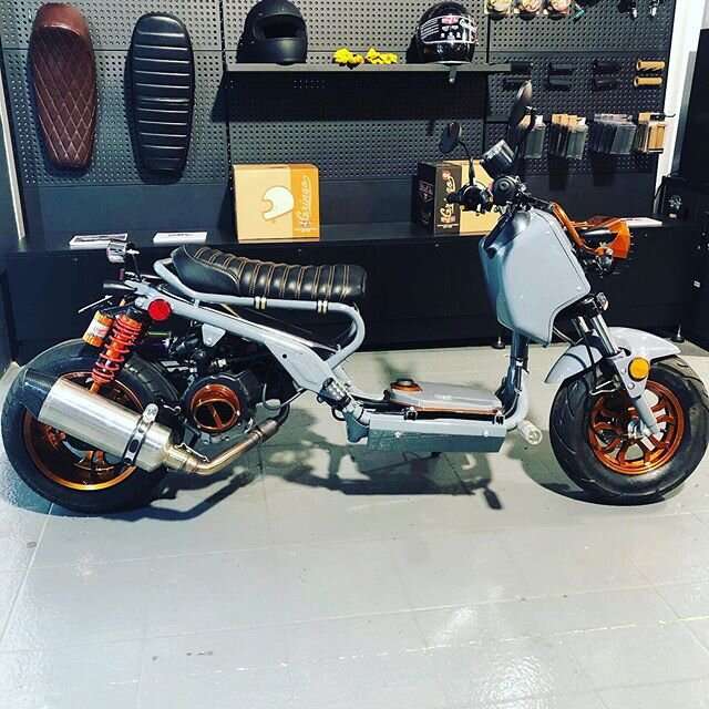 Nada Grey custom paint! .
.
.
.
.
.
.
.
.
#hunterscooter #gy6 #150cc #customscooter