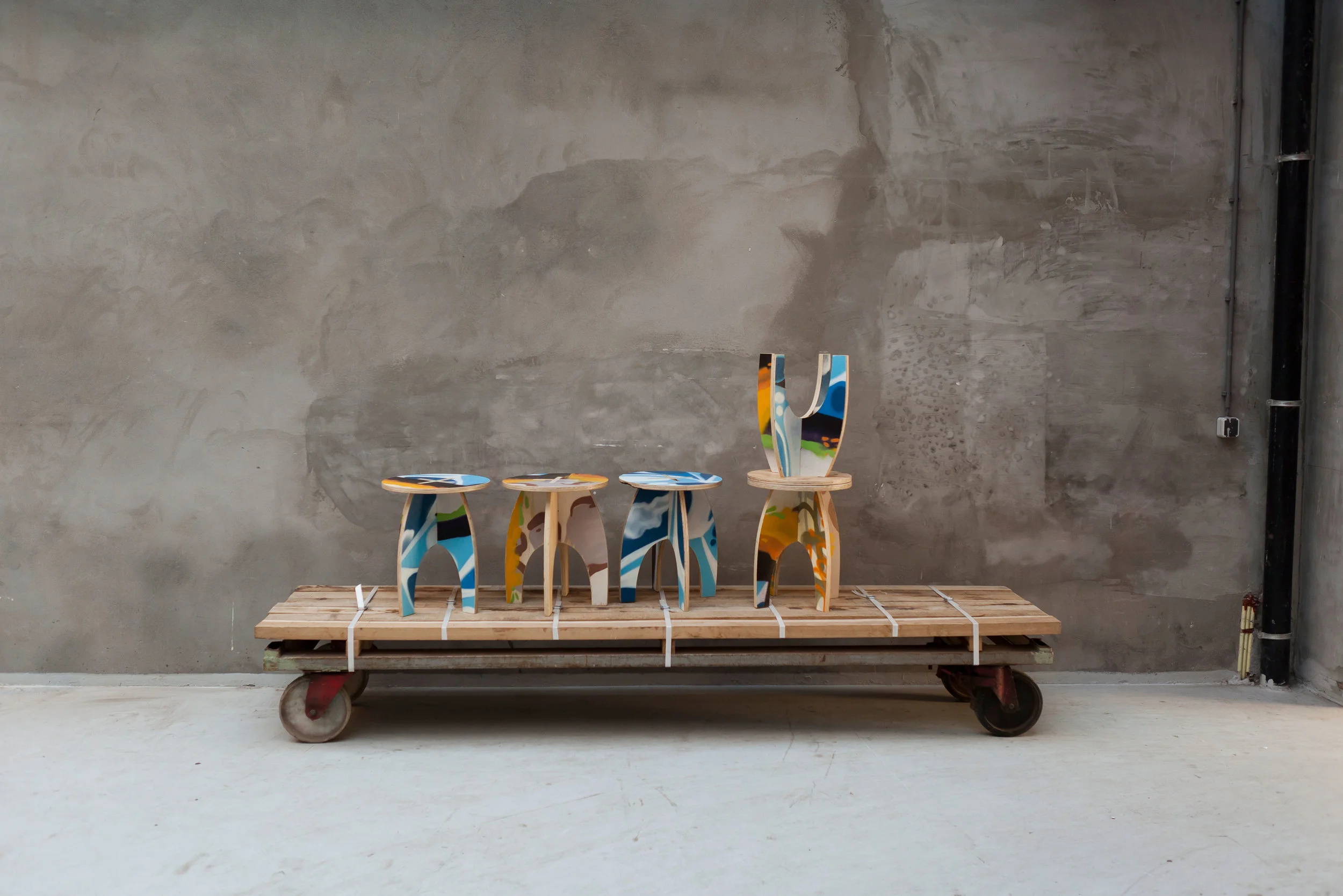 Story-Furniture---krukjes.jpg