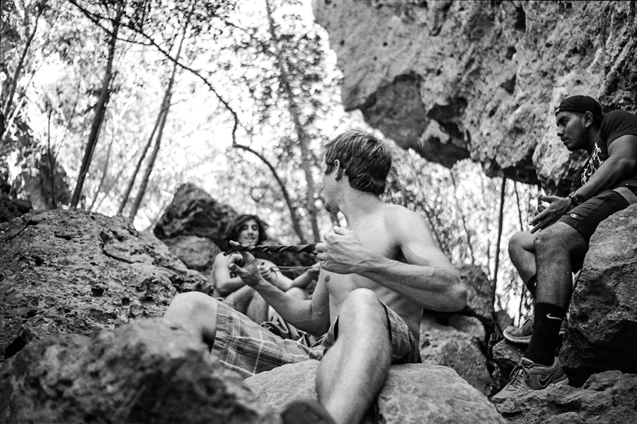 climbingbw-17.jpg