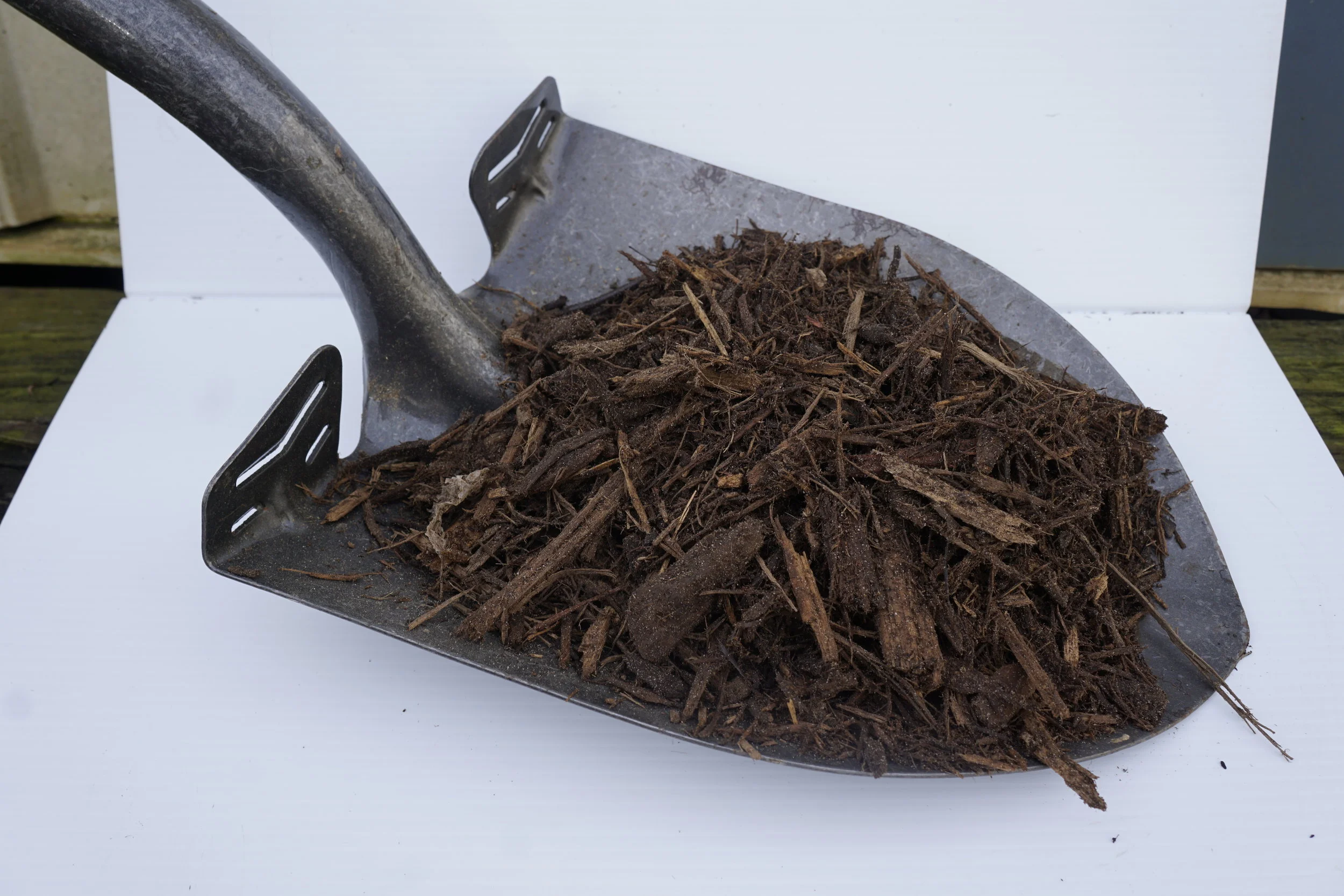 mulch shredded hardwood mulch.jpg