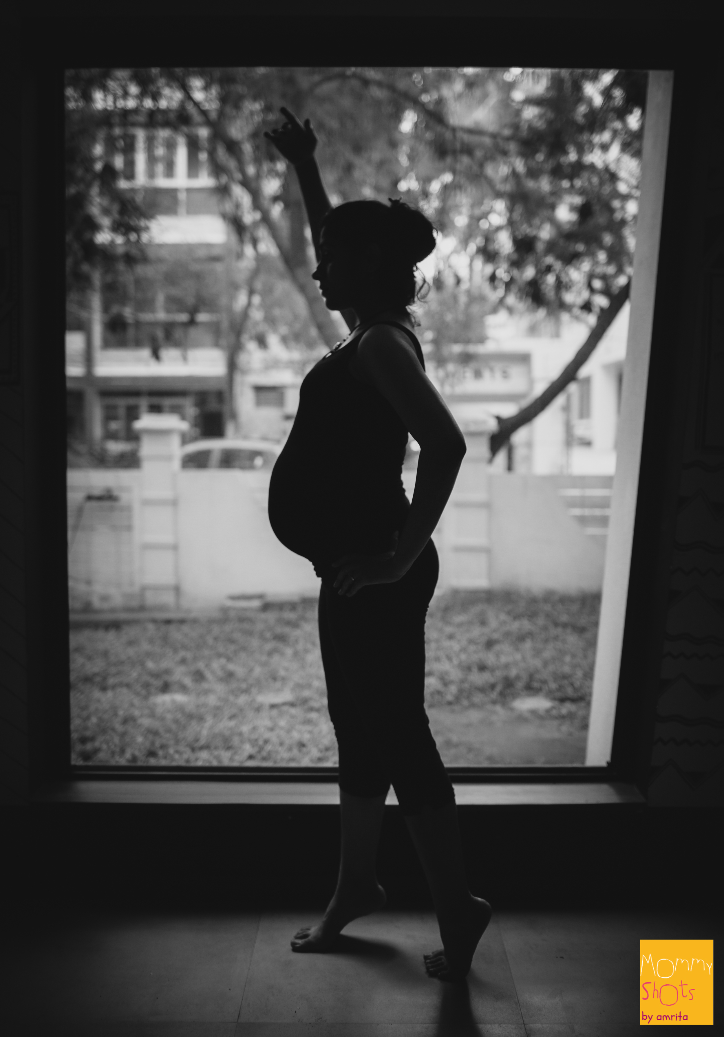 As a professional contemporary and bharatanatyam dancer, Aarabi wanted nothing more than to continue doing what defines her through her pregnancy - dance, train and teach. That is exactly what she did with lots of help from her terrific husband. Two weeks post baby, she's back to training and hopes to be in the studio very soon. Everytime she sees Rethas, her husband, going about his own music practice or work with a baby in his lap, she is glad to have a wonderful partner who values her career and her.