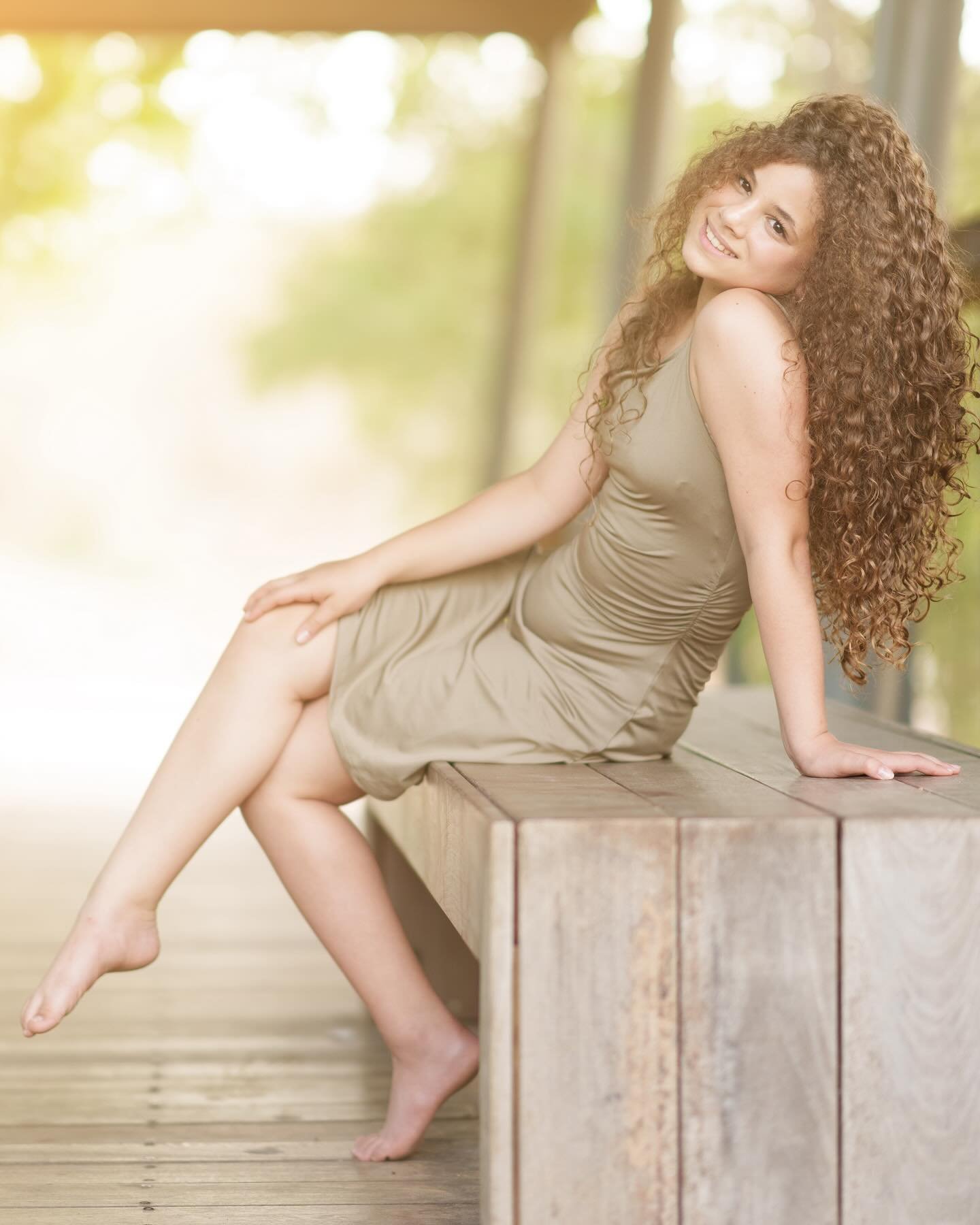 Be Yourself. Be Unique. The lovely Roni in a Bat-Mitzvah portrait session. 
.
.
.
#kidsportrait #kidsfashion #batmitzvah #outdoorportraits #happiness #warmtones