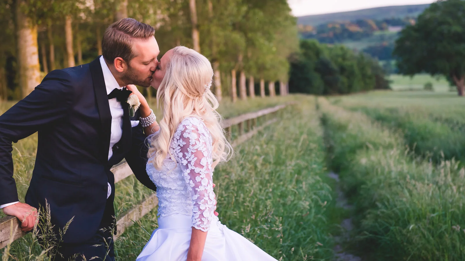 denton-hall-wedding-photographer-13.jpg
