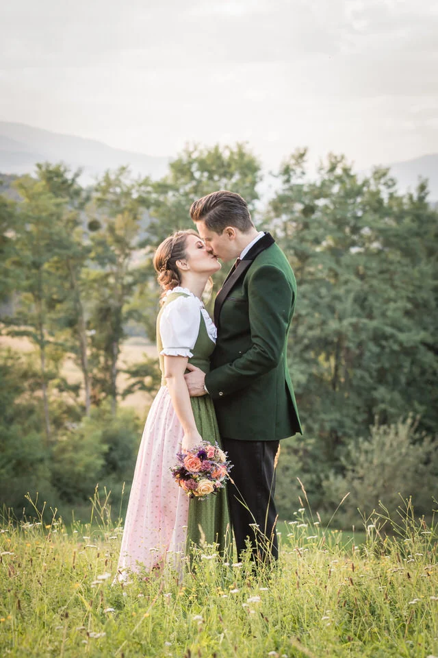 austria-SCHLOSS-OBERMAYERHOFEN-destination-wedding-photographer-14.jpg