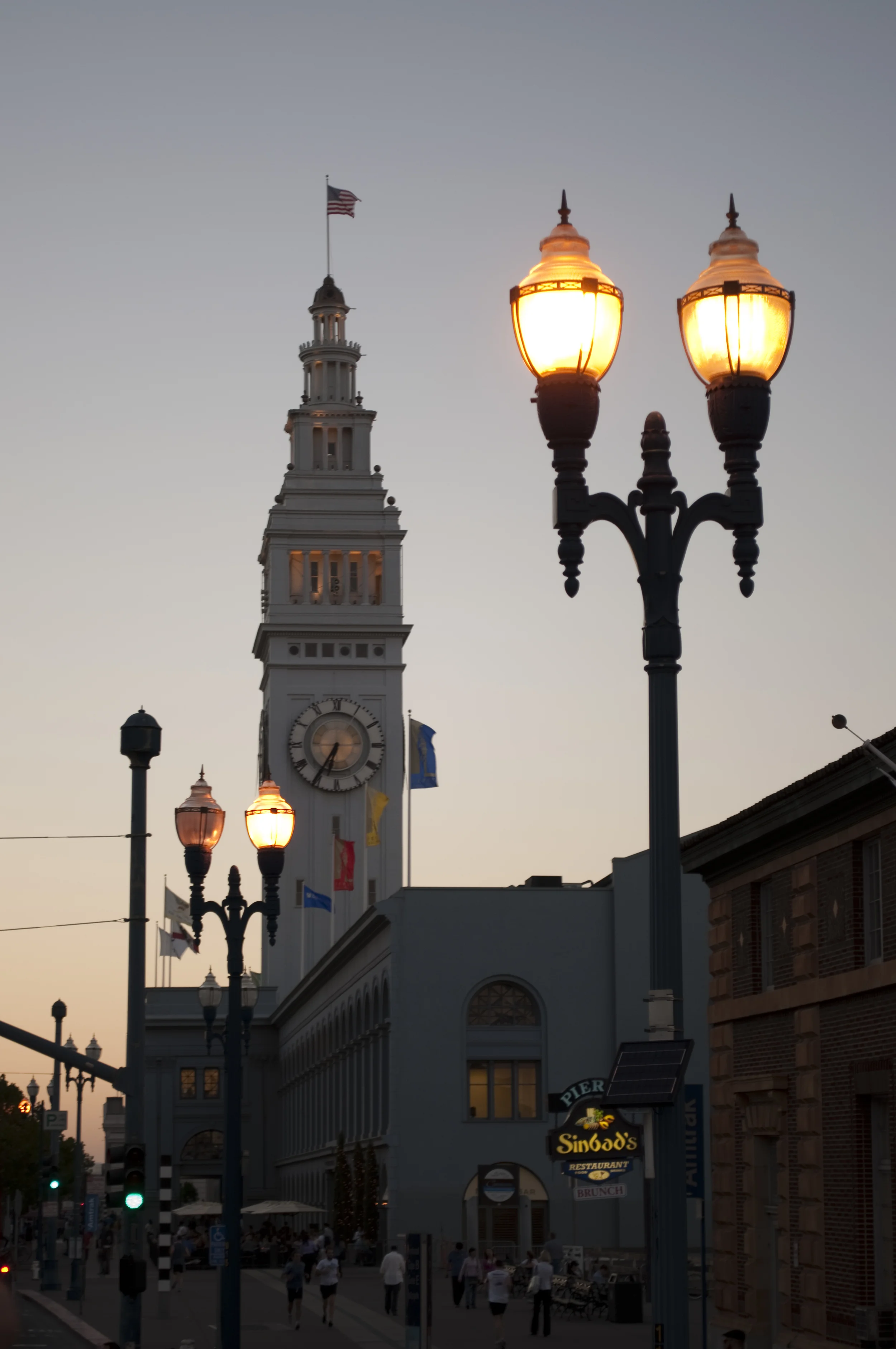 warf_clock.jpg