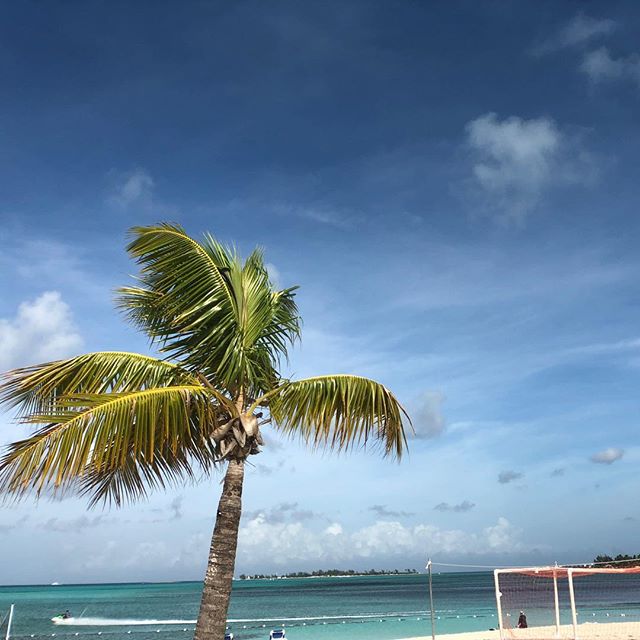 Clear Waters &amp; Soft Sand
#husnavacation #halalvacation #nofilter #iphonex #latergram