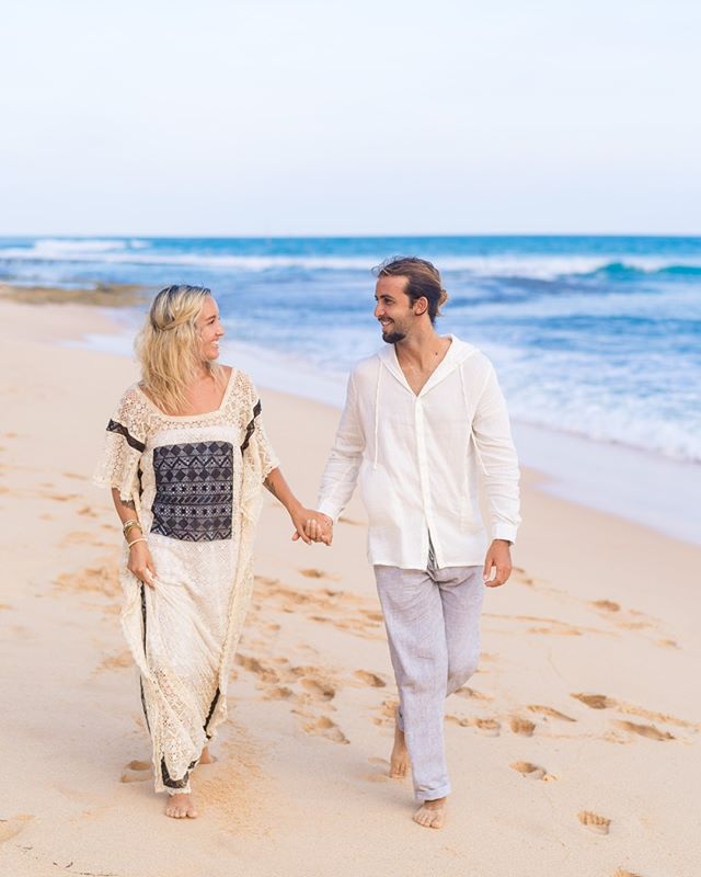 Wedding season is upon us and that makes us so happy! Who would like to get married on the beautiful shores of #SriLanka? ⠀⠀⠀⠀⠀⠀⠀⠀⠀
Photo: @brianleahyphoto
Dress: @kurnewyork ⠀⠀⠀⠀⠀⠀⠀⠀⠀
#MarryMeinSriLanka #DestinationWedding #JasmineVine⠀⠀⠀⠀⠀⠀⠀⠀⠀
.⠀⠀⠀