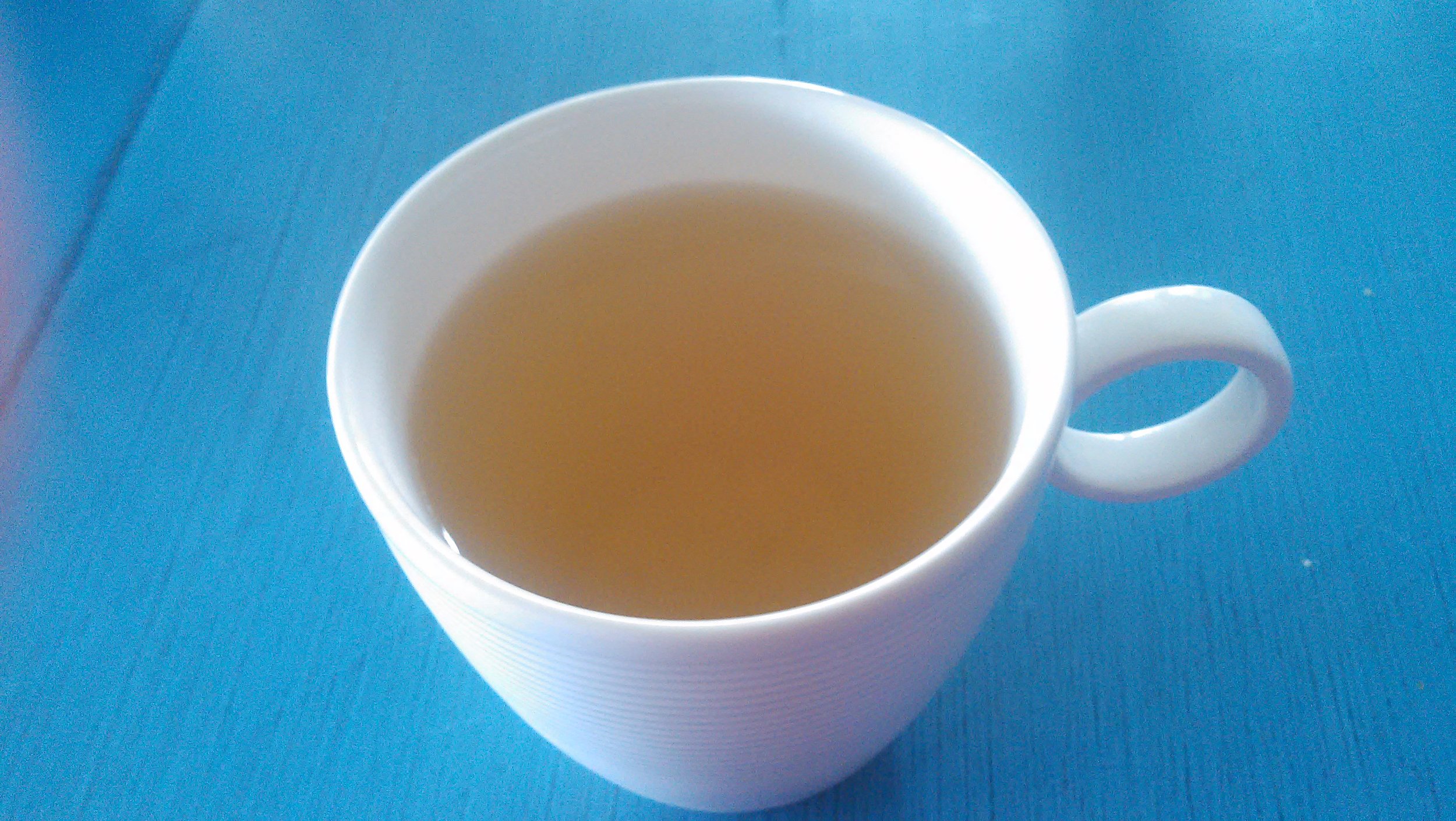 og i lokalmatens ånd, nyter vi en kopp løvetann te...