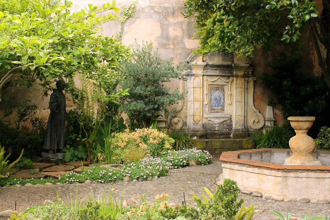 mission-san-carlos-borromeo.jpg