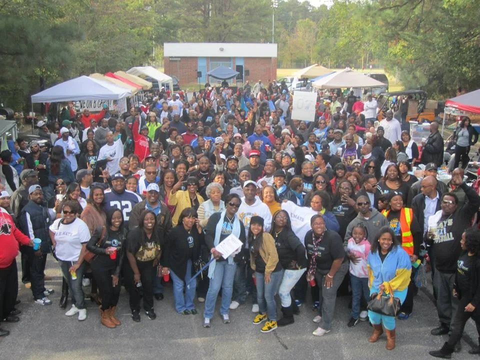 Alumni Tailgating 2013.jpg