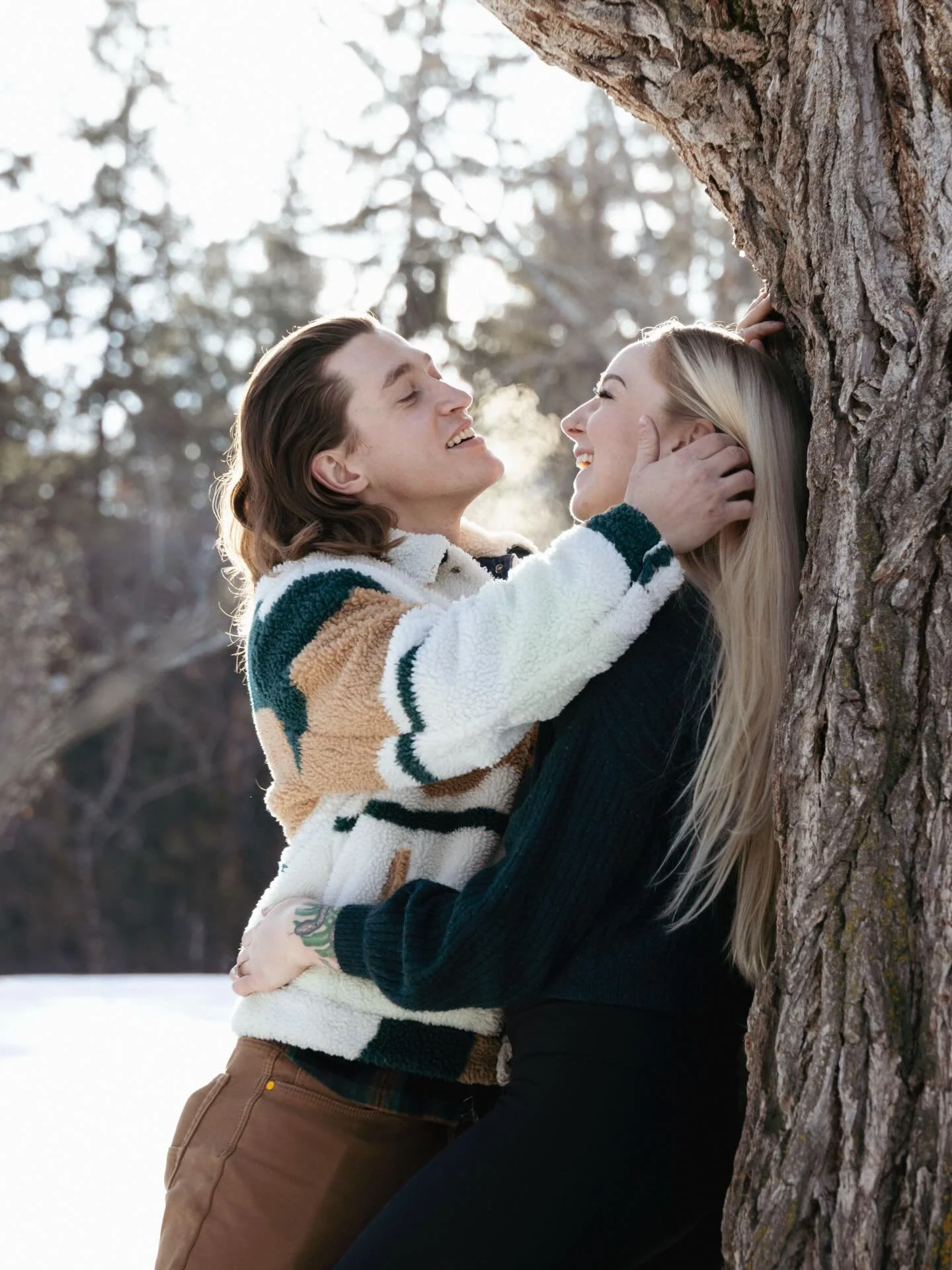 My favourite photos are always backlit ☀️ Quick little engagement shoot from last week!