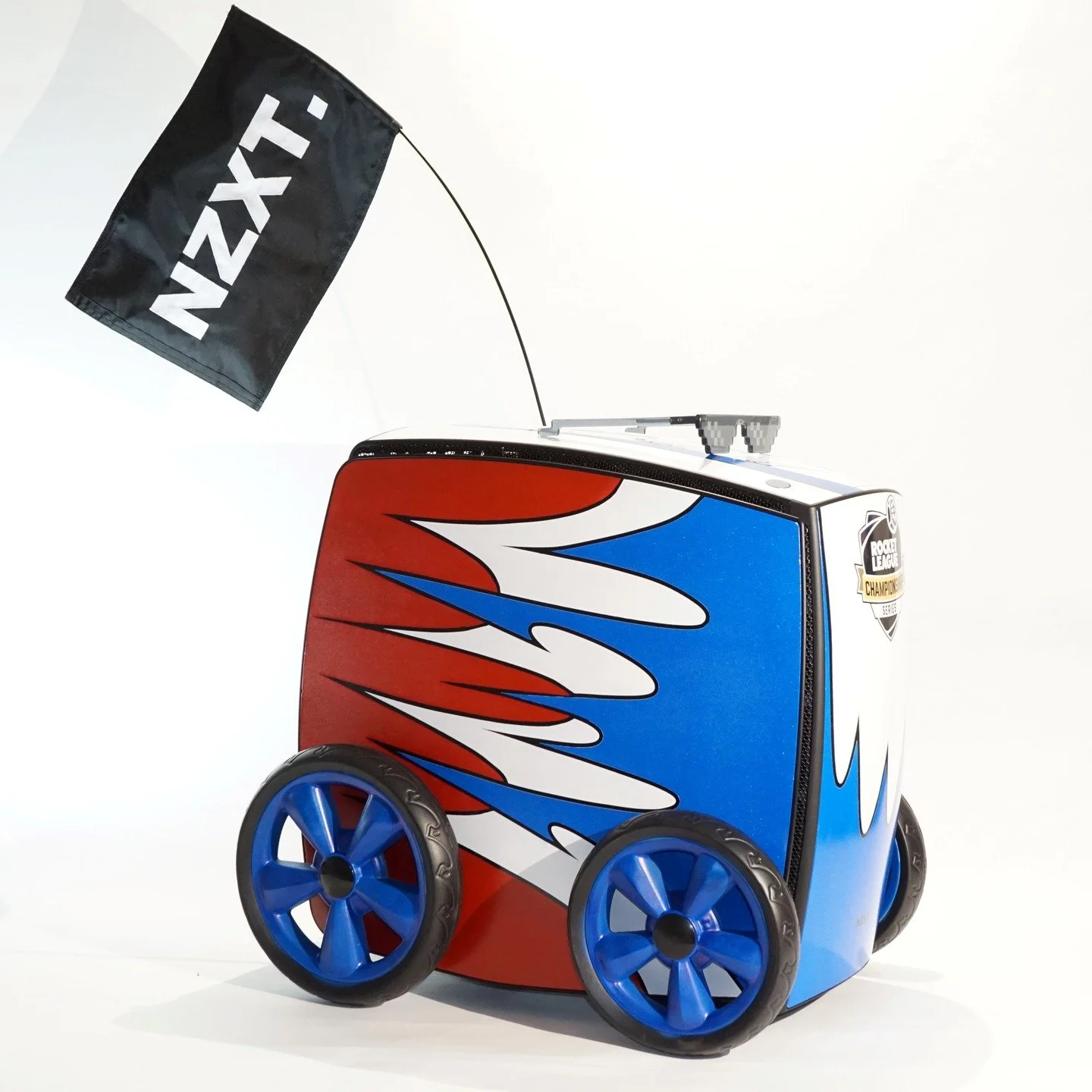 The @epicgames video game @rocketleague is celebrating a 10 year anniversary this year! Think soccer with cars. It brought me back to my first commissioned case mod!!

@nzxt in 2015 commissioned me to do a case mod for the game using their then very 