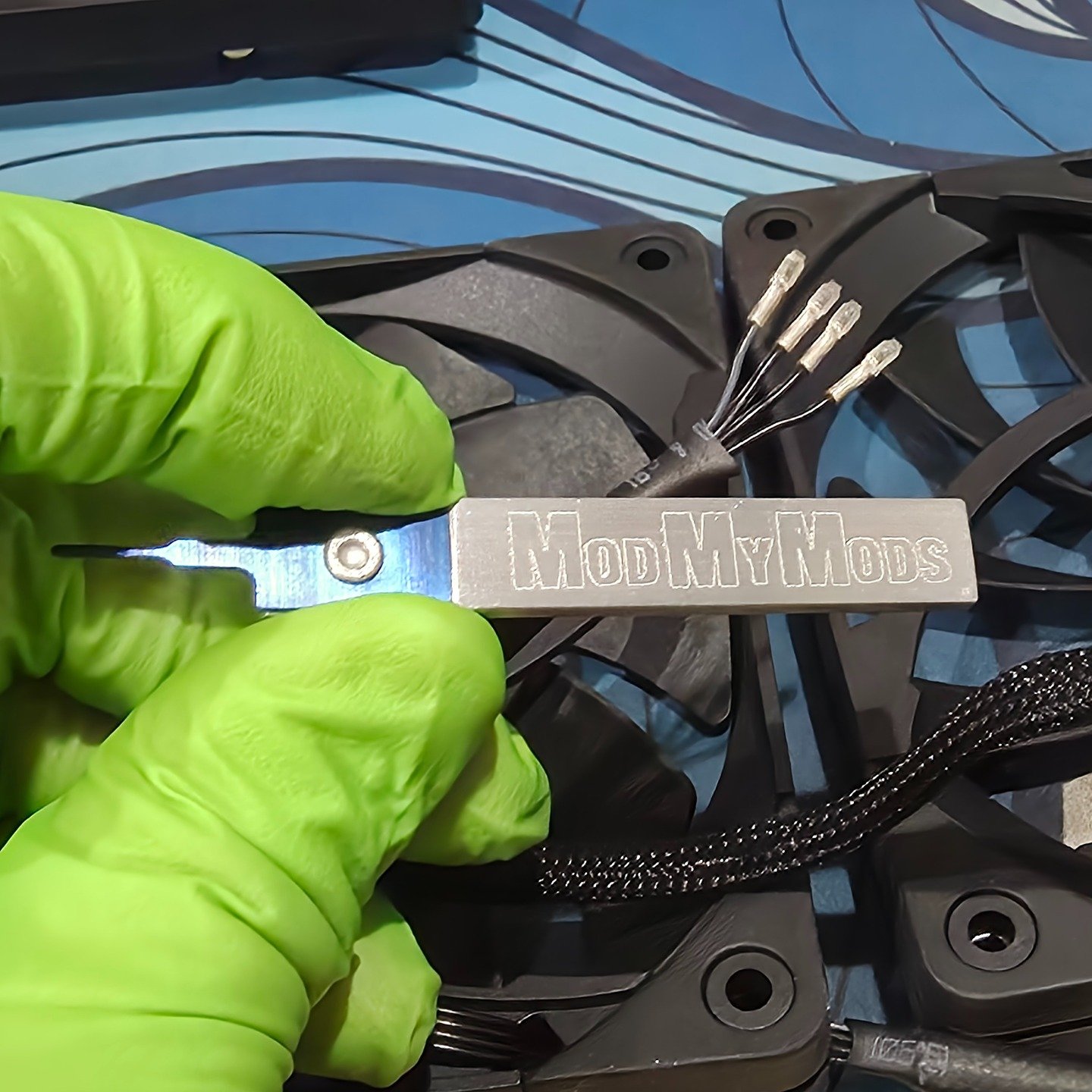 Thanks @frojoe88 The @modmymods pin extractors from the last CES came in clutch today! I needed to get rid of the sheathing on these fans and pin removal was the easiest way. I was so tempted to cut these to length but stopped myself lol