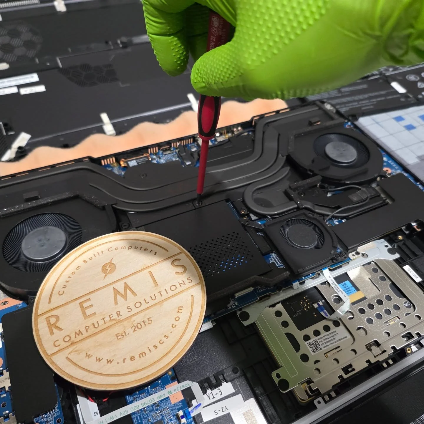 Every laptop I build gets a thorough inspection. That includes checking all cooler and motherboard screws. Occasionally, I&rsquo;ll find one that needs attention, like the cooler screw shown here. 

This level of detail is just one part of the proces