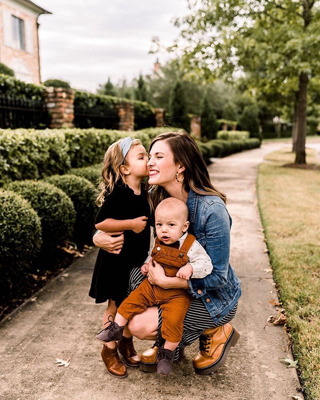 Thankful for sweet photographer friends with amazing talent! Our own family photos brought to you by @katycoxphoto !!
&bull;
In case you didn&rsquo;t know, this is me and my little ones, Remi + Theo. We live in The Woodlands, Texas and finally have a