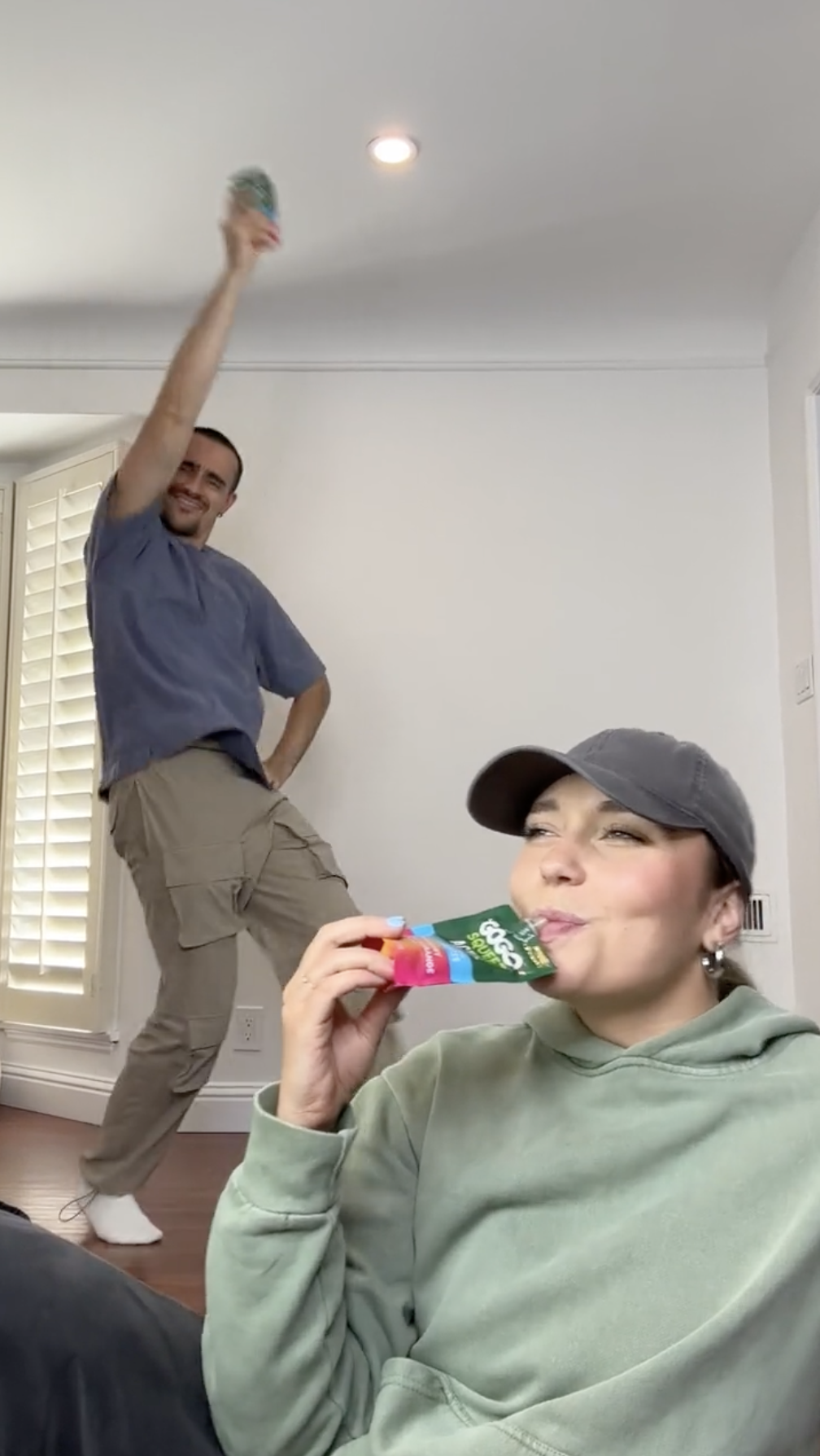 GoGo squeeZ Active / Breaking Cost n Mayor