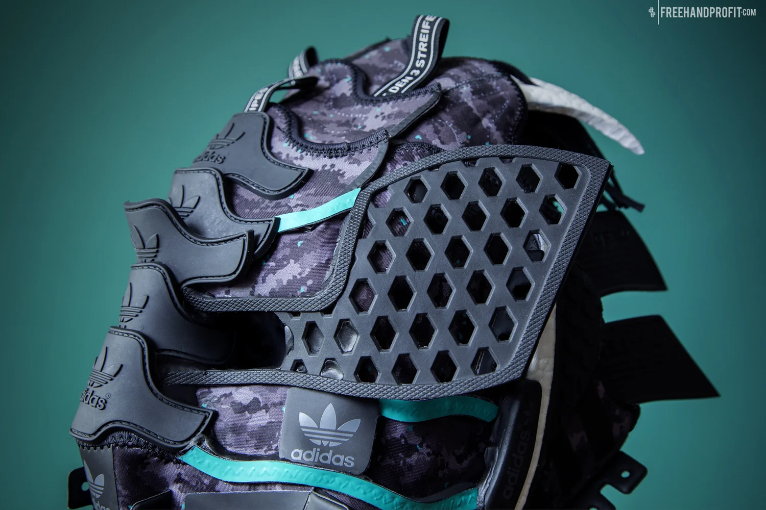 No.127 : adidas NMD R1 Mask  FREEHAND PROFIT