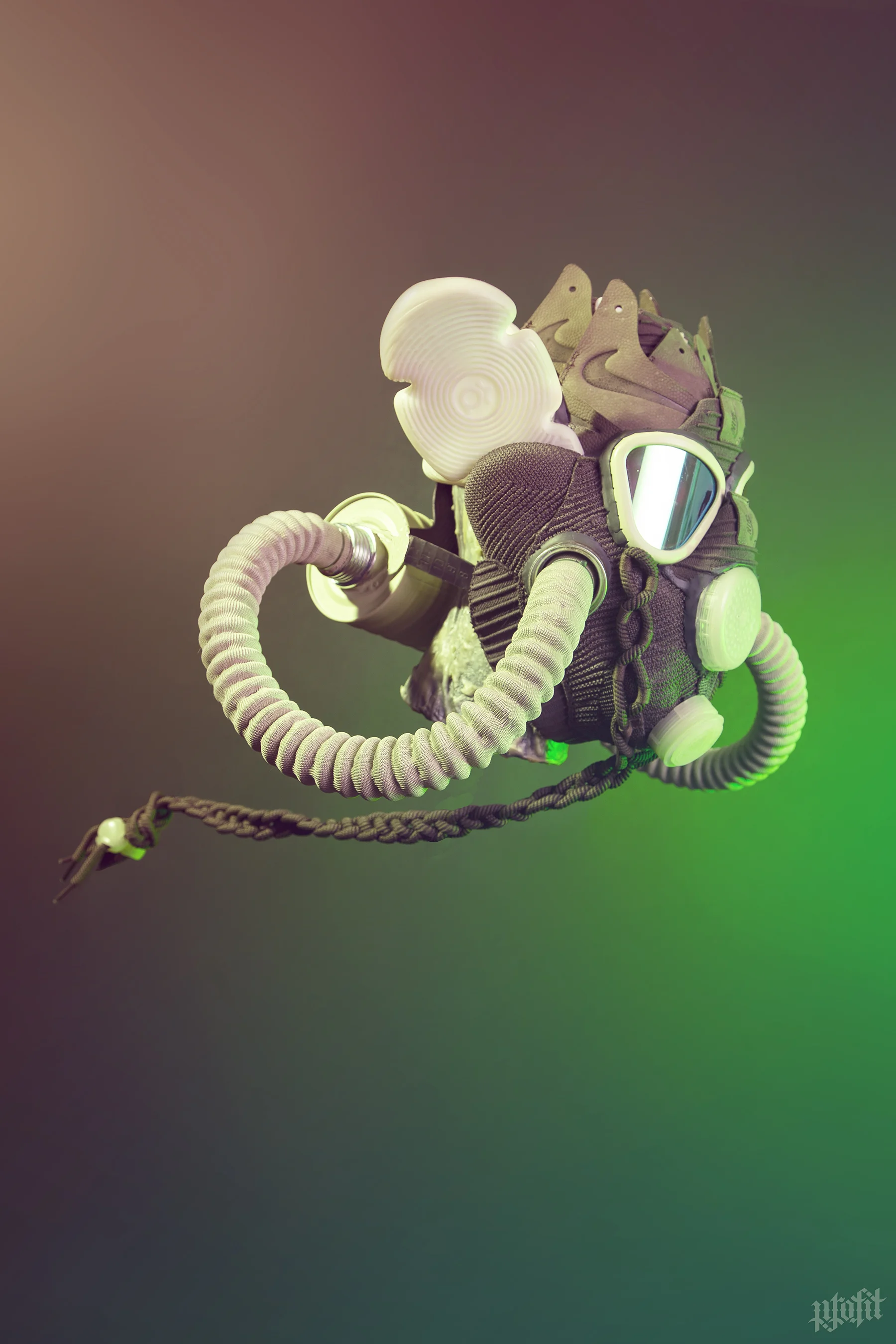 WEB 173 KD X Olive Glow Gas Mask 11.jpg