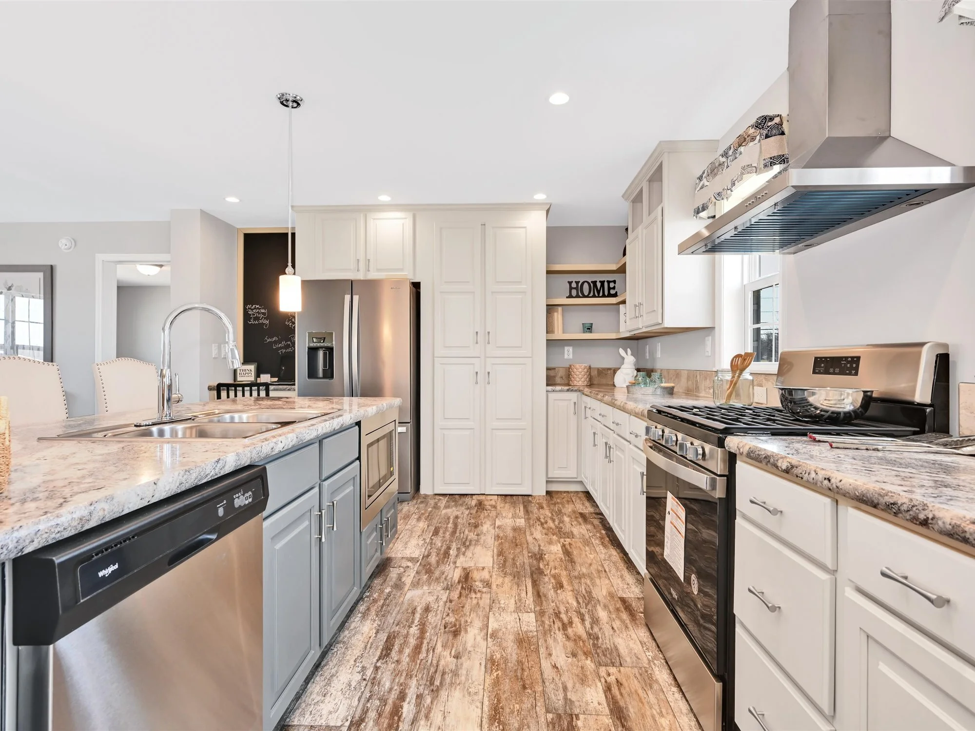 09-kitchen.jpg