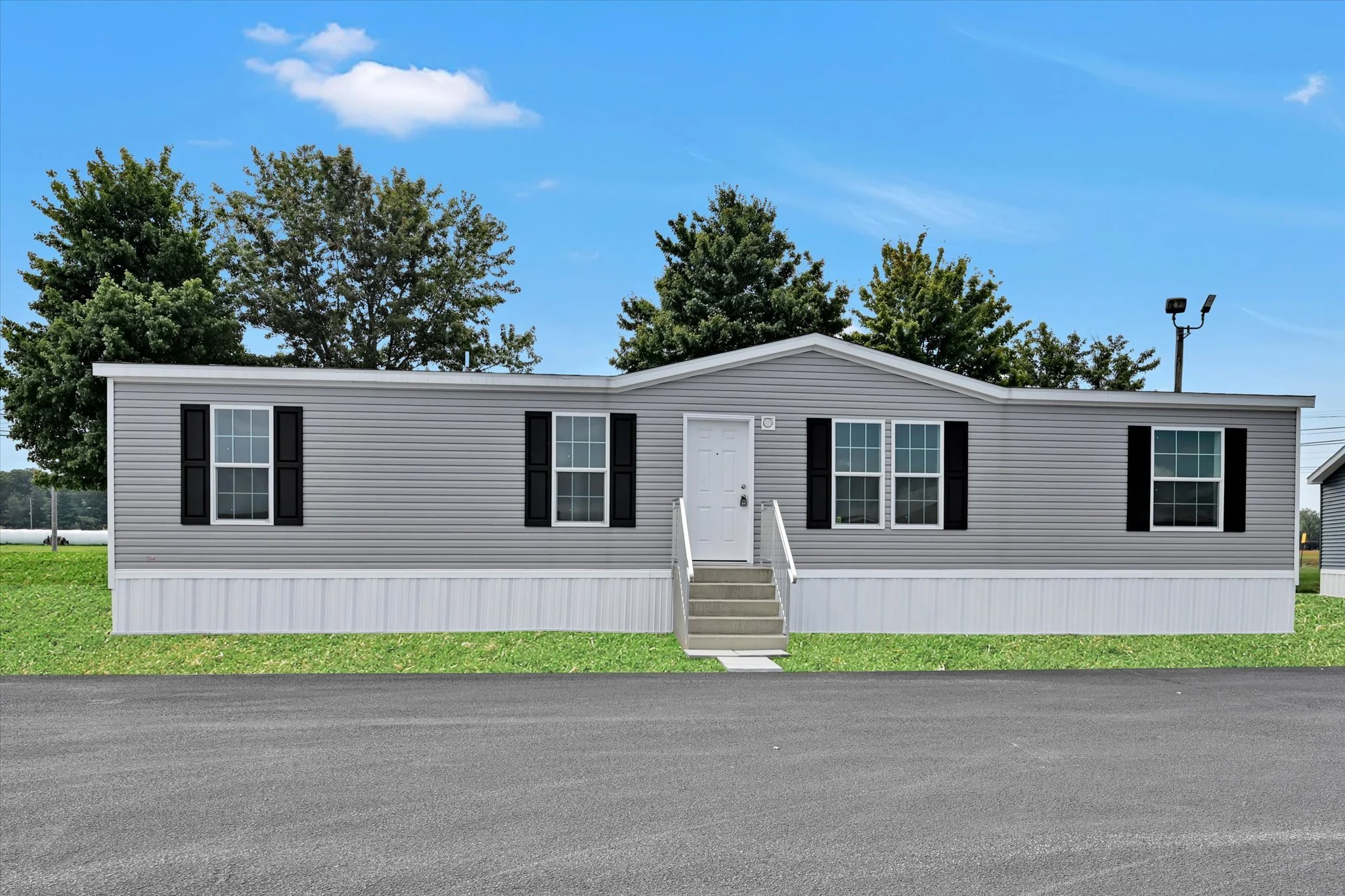 04-Exterior Front.jpg