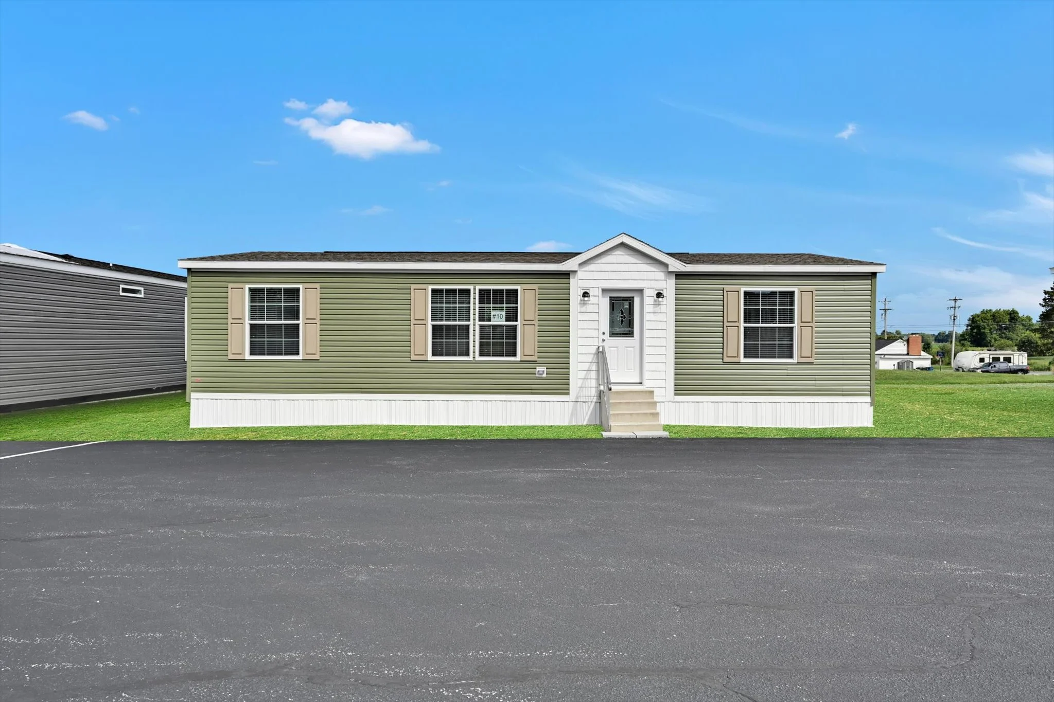 03-Exterior Front.jpg