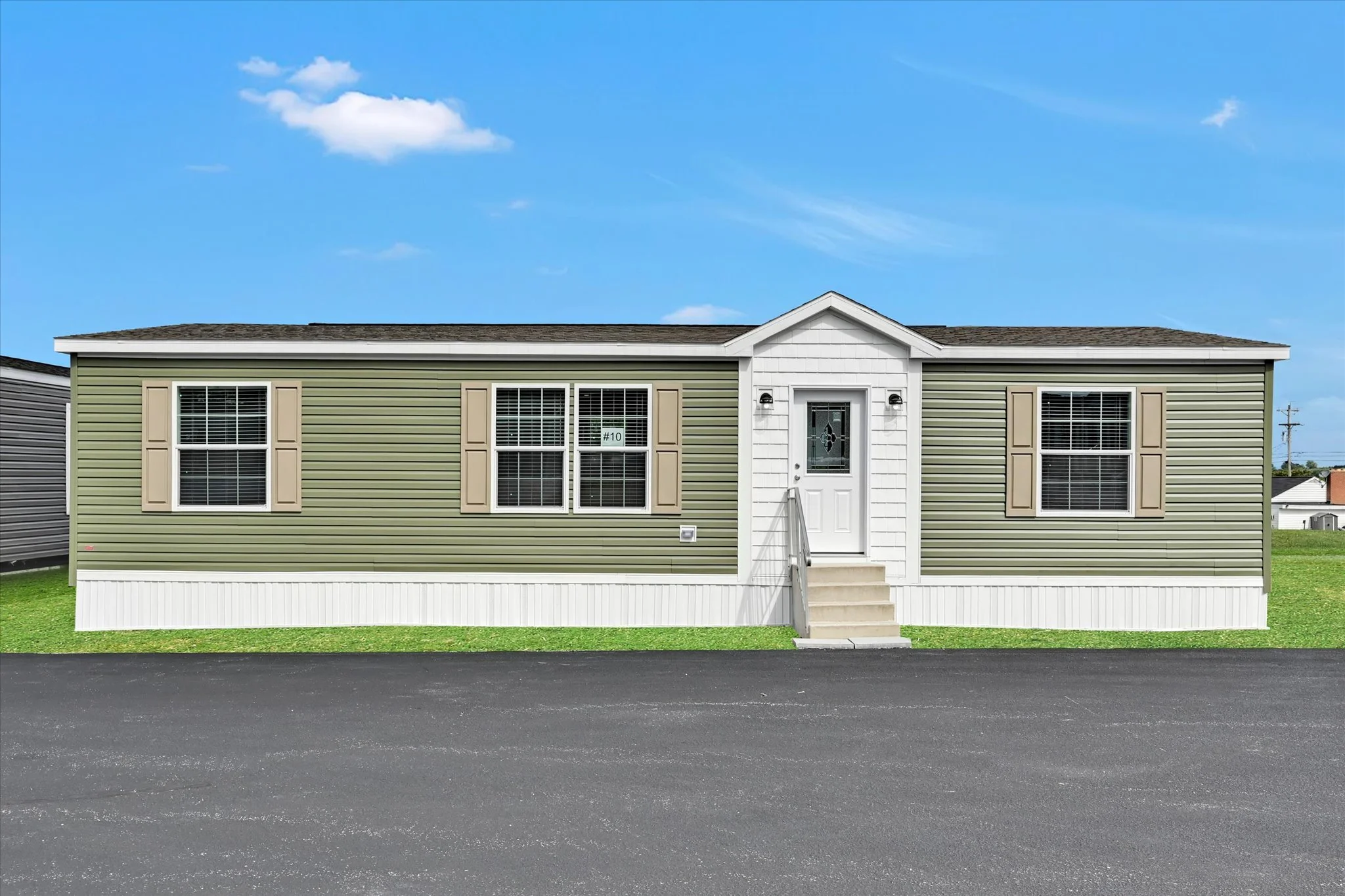 04-Exterior Front.jpg