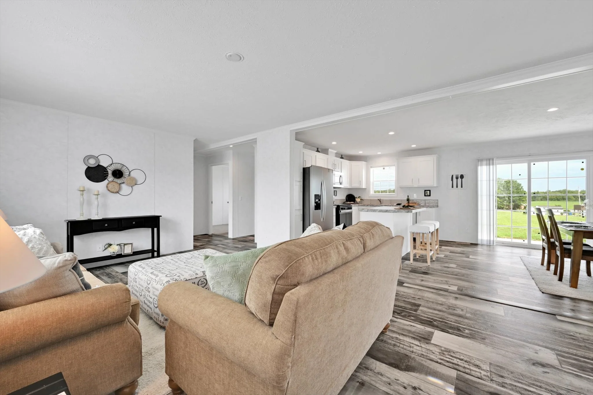 08-Living Room.jpg