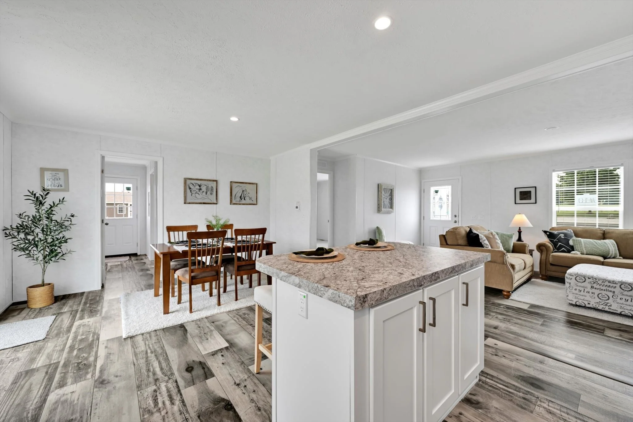 18-Kitchen.jpg