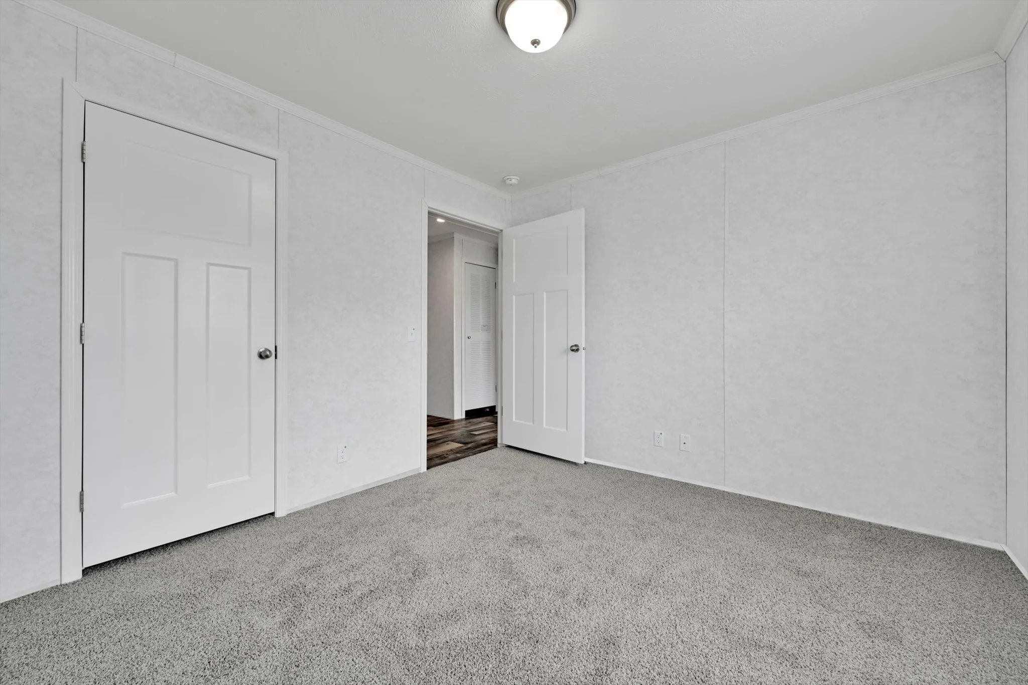 27-Bedroom.jpg
