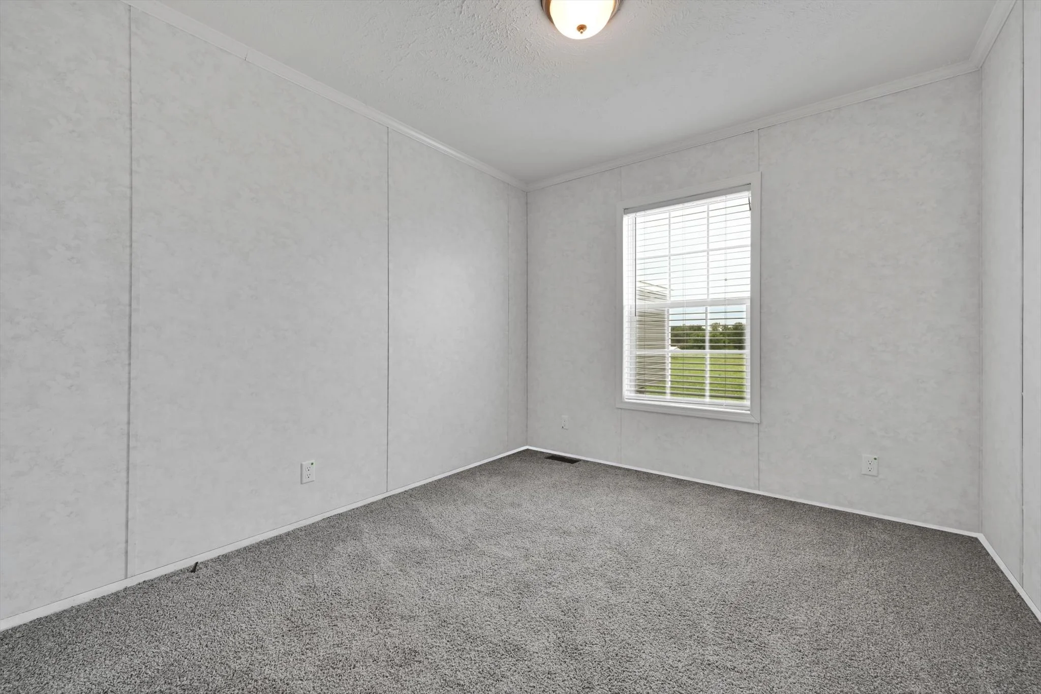 28-Bedroom.jpg