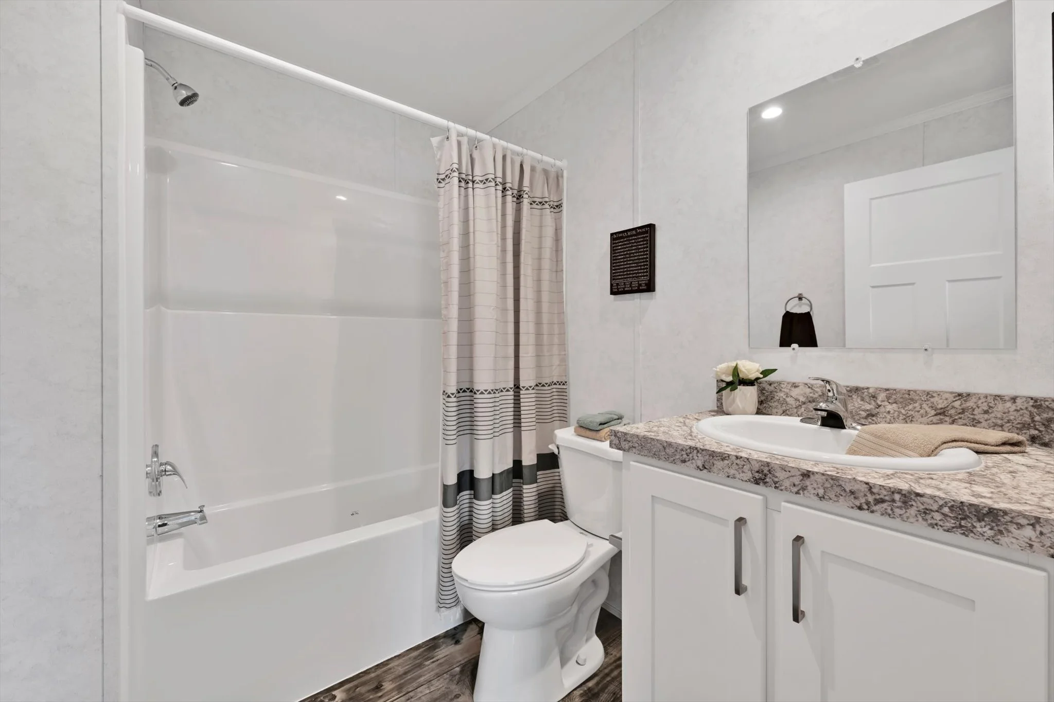 30-Bathroom.jpg
