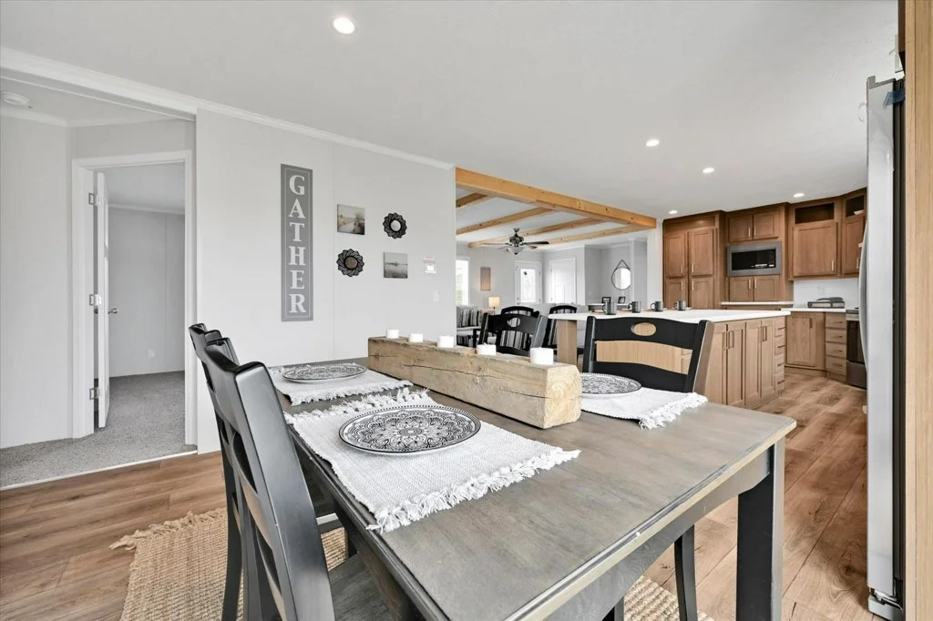 014-14-Dining Room_m.jpg