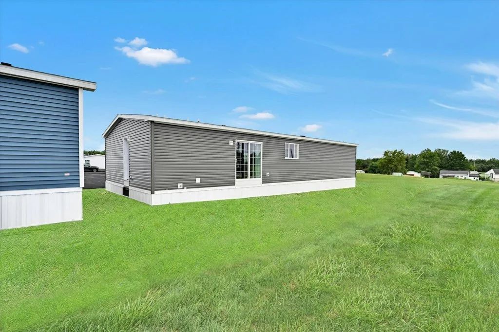 038-38-Exterior Back_m.jpg
